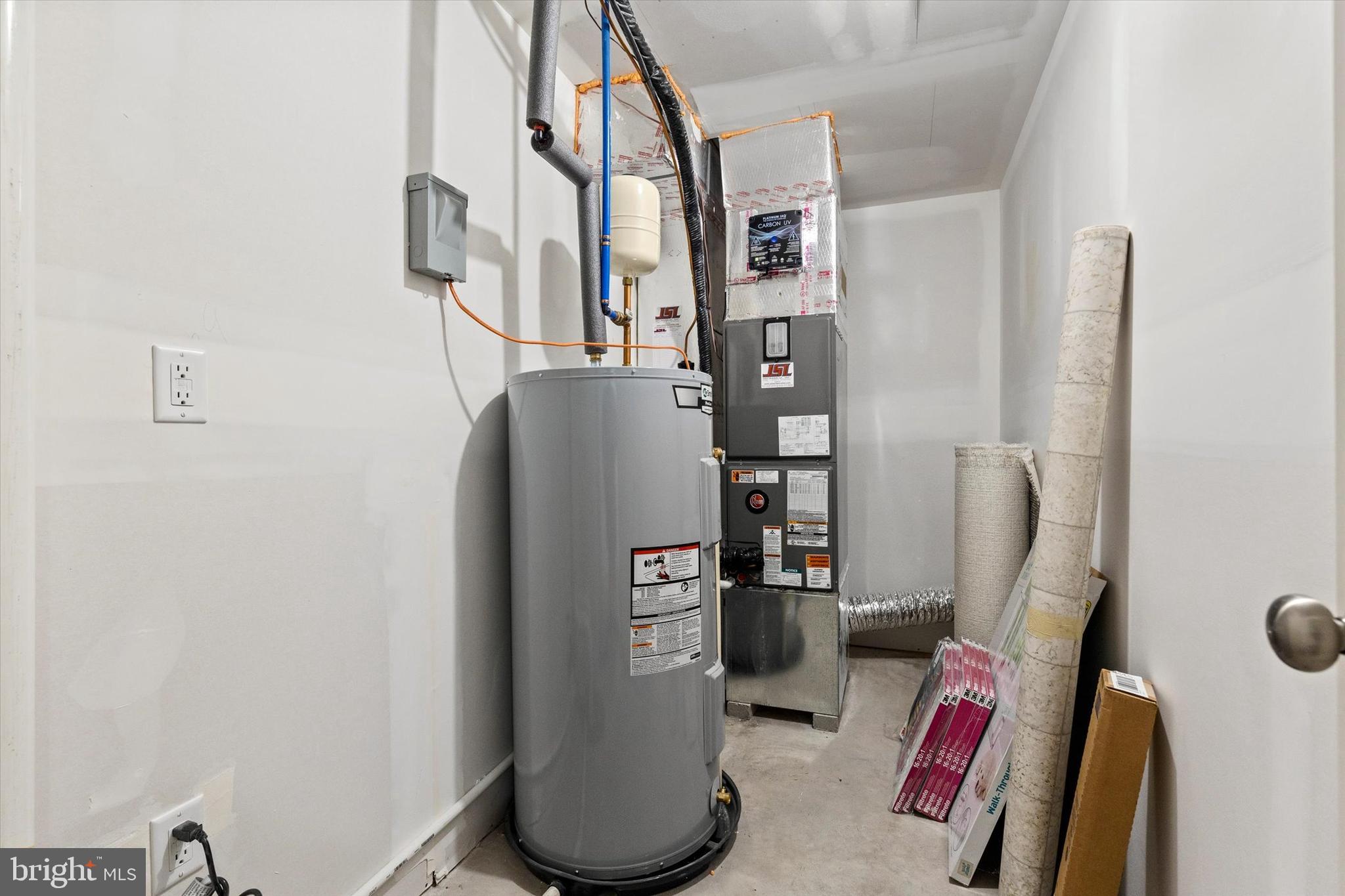 LAUREL RIDGE ESTATES - Residential