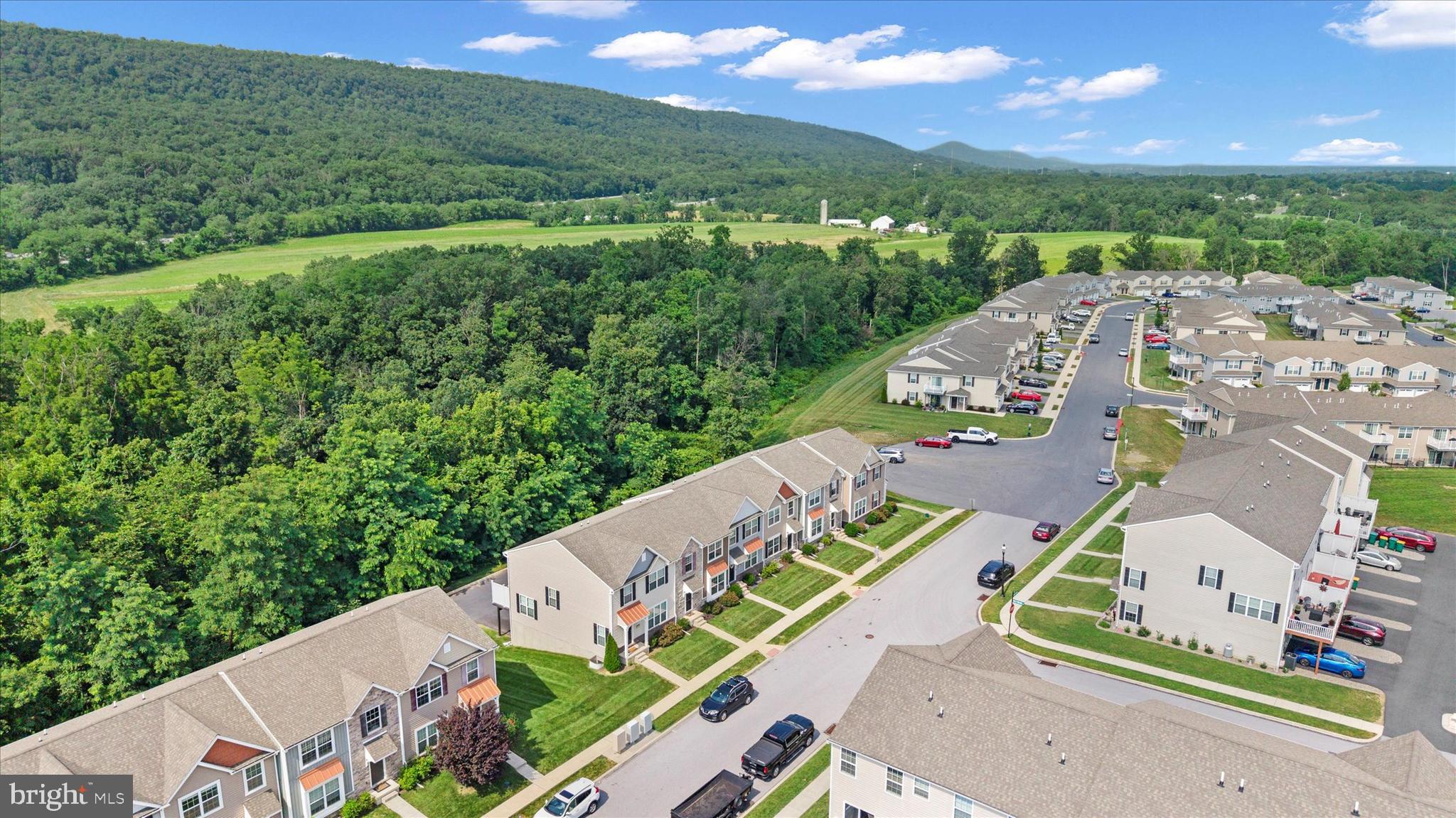 LAUREL RIDGE ESTATES - Residential