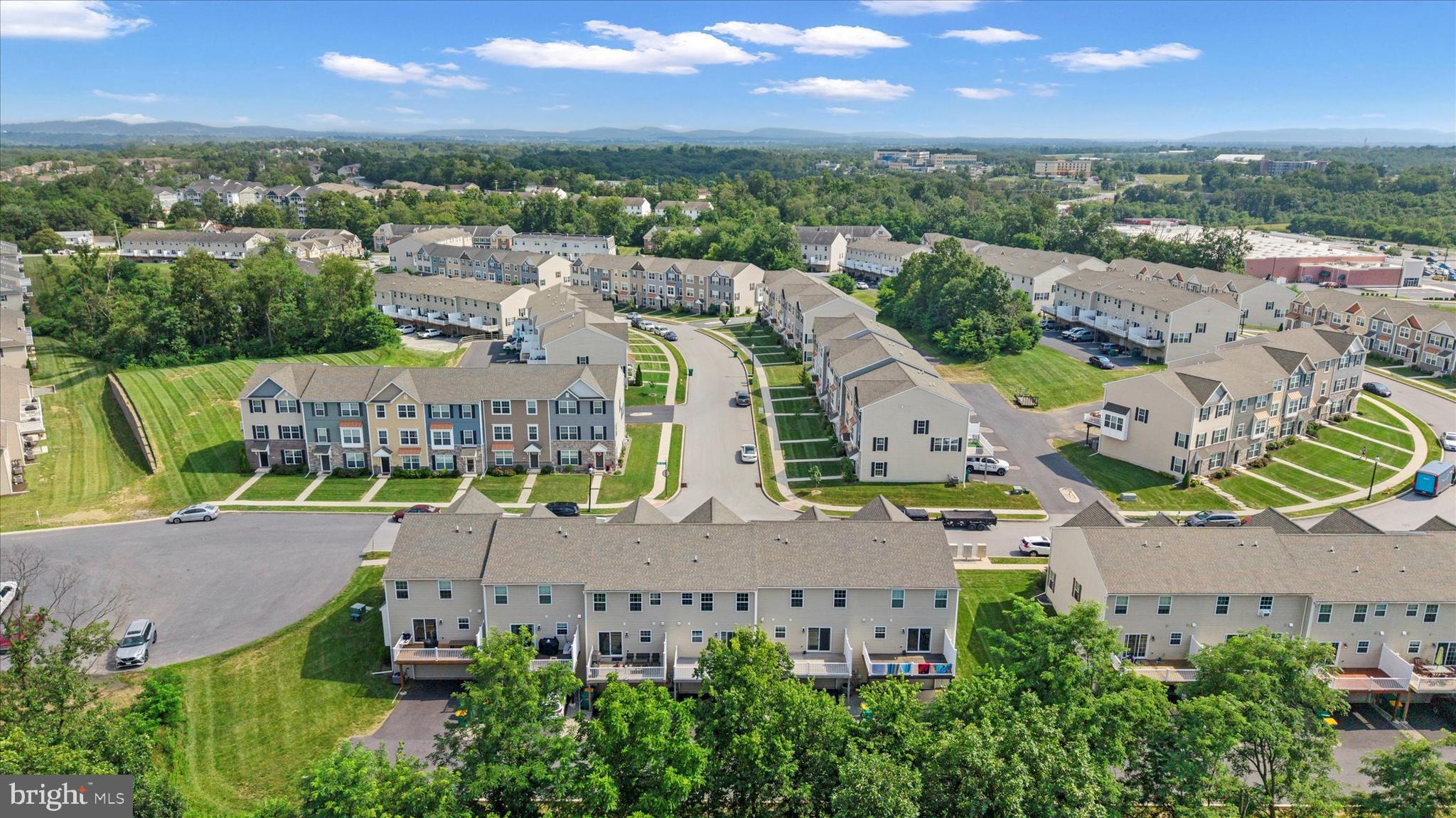 LAUREL RIDGE ESTATES - Residential