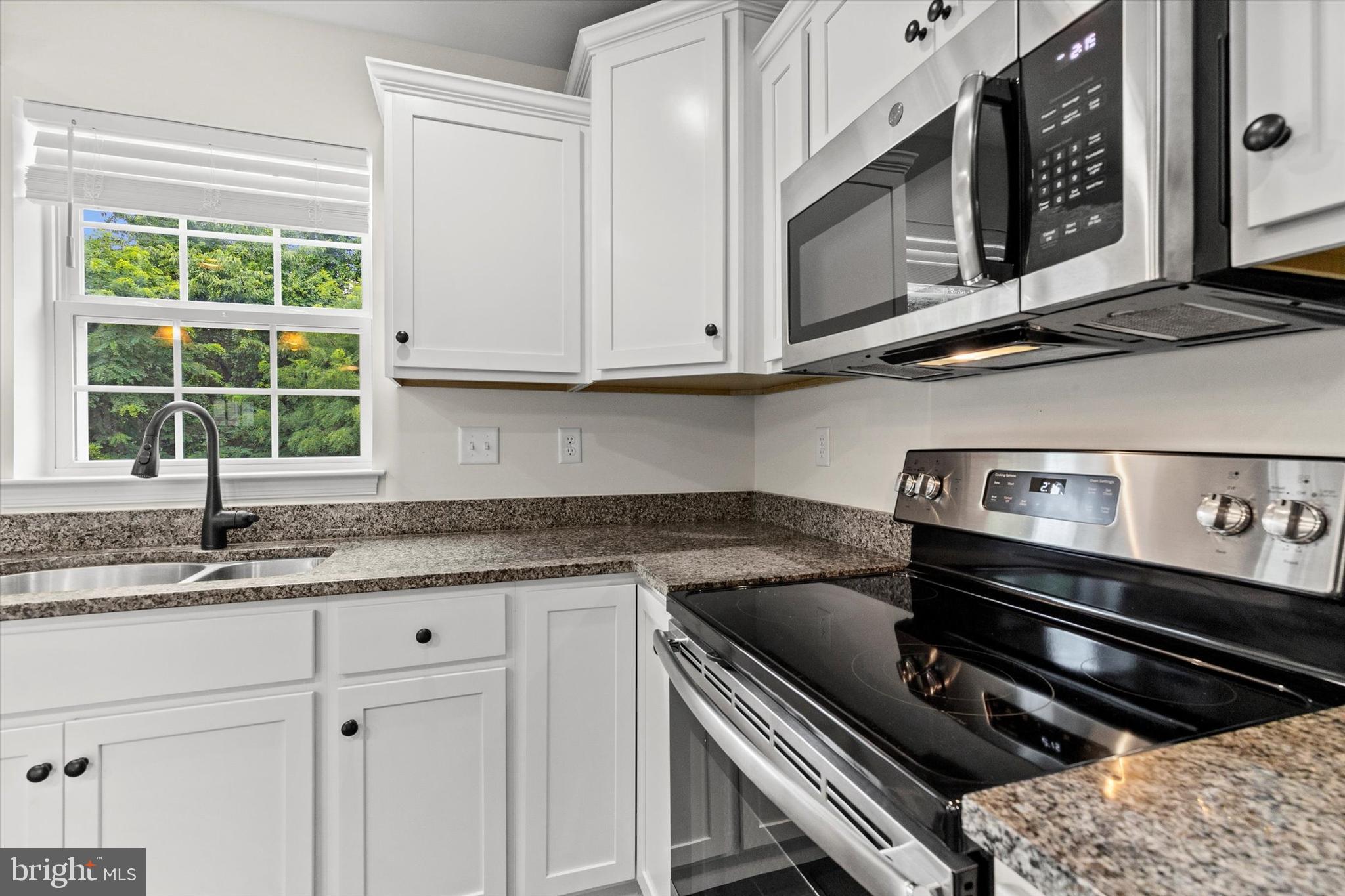 LAUREL RIDGE ESTATES - Residential