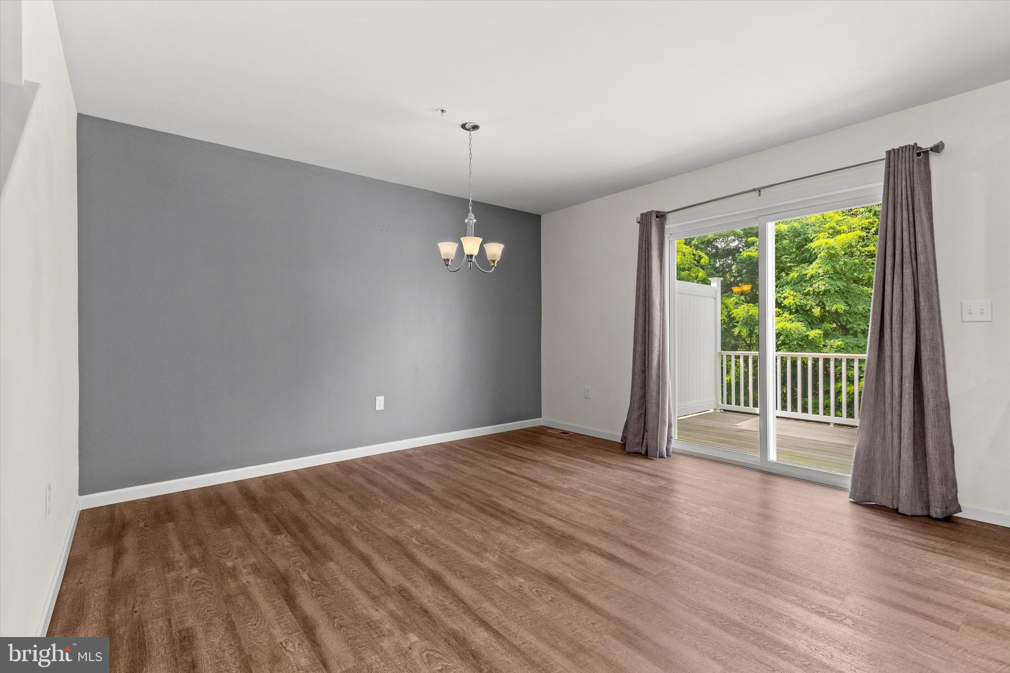 LAUREL RIDGE ESTATES - Residential