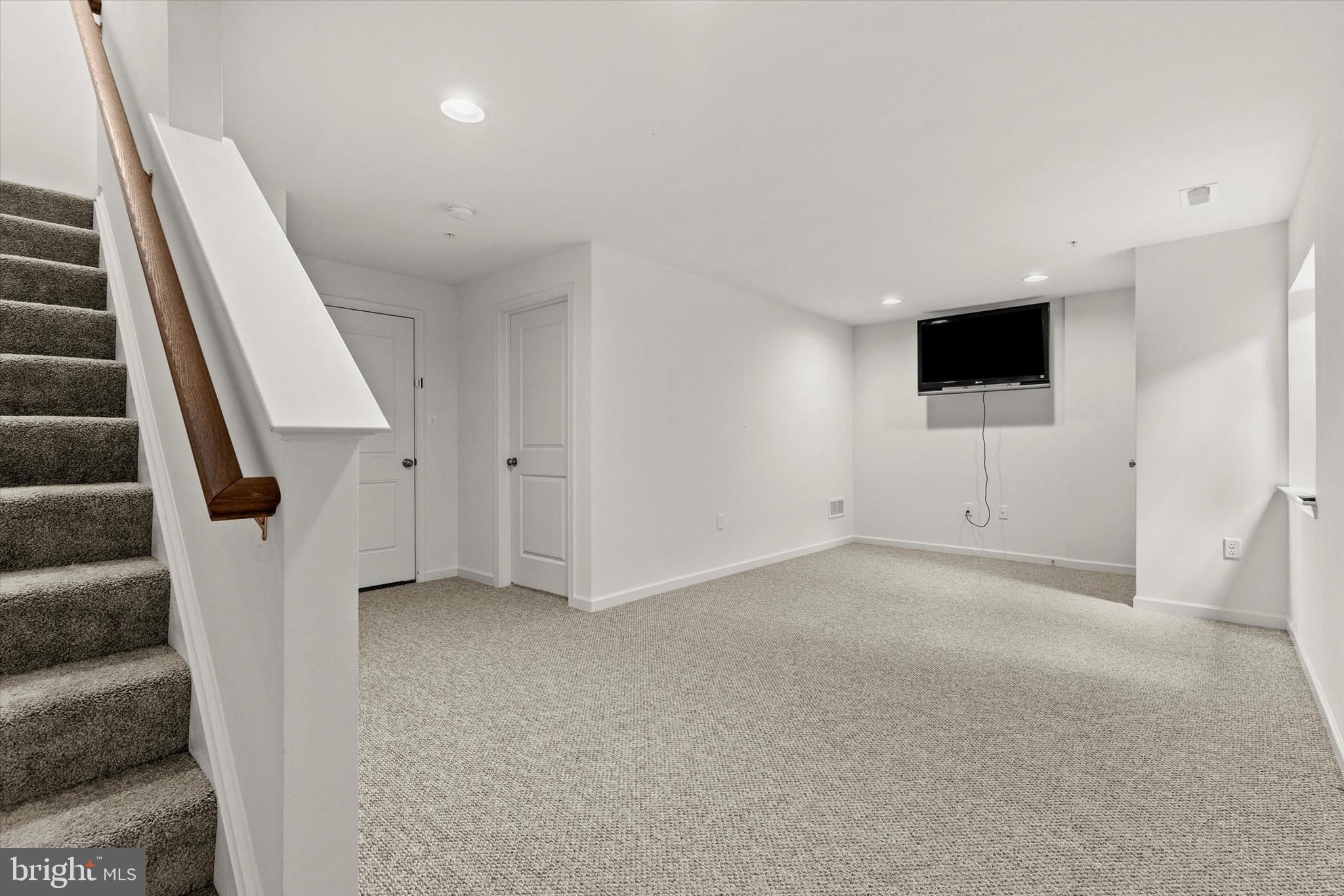 LAUREL RIDGE ESTATES - Residential