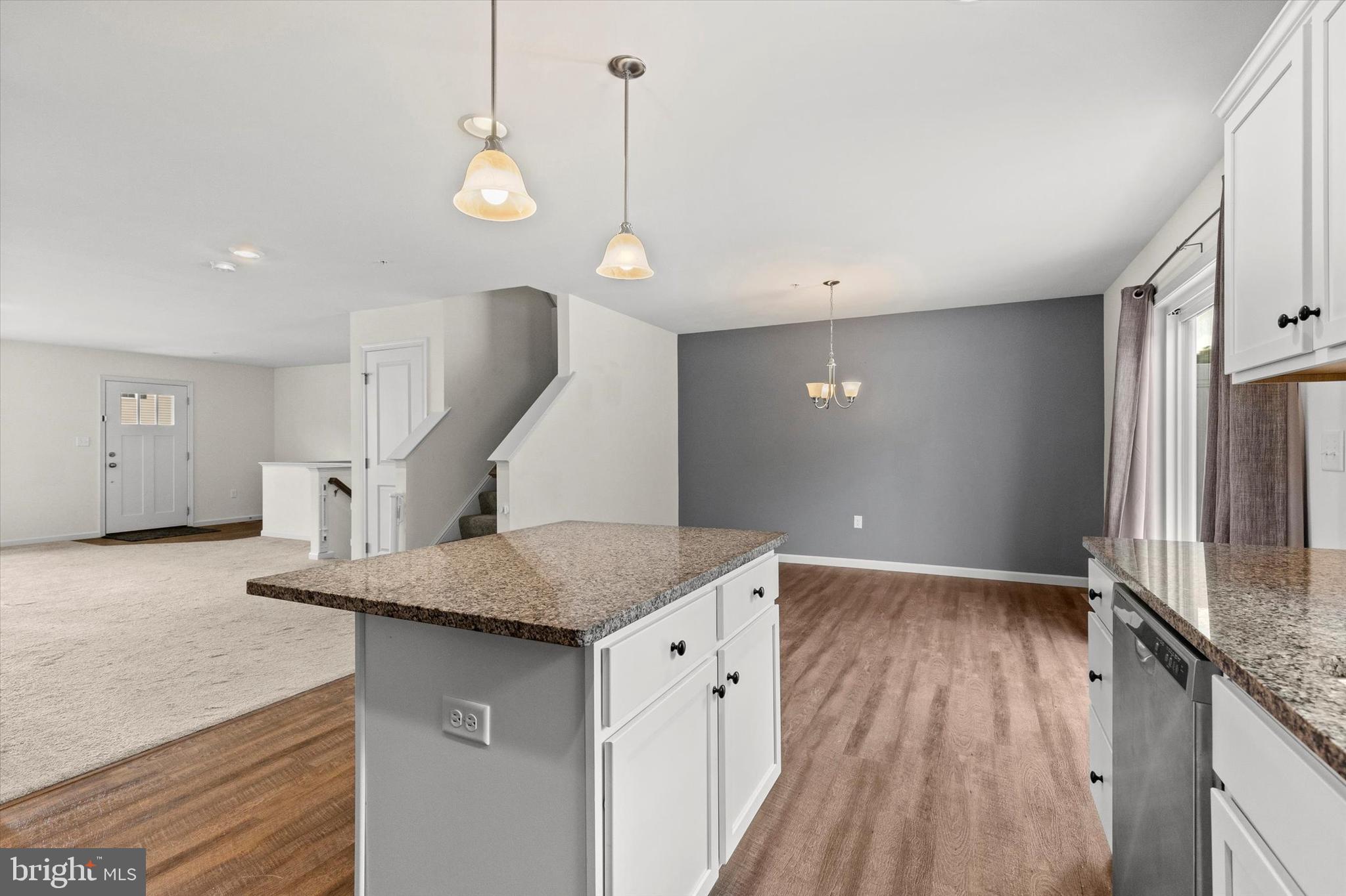 LAUREL RIDGE ESTATES - Residential