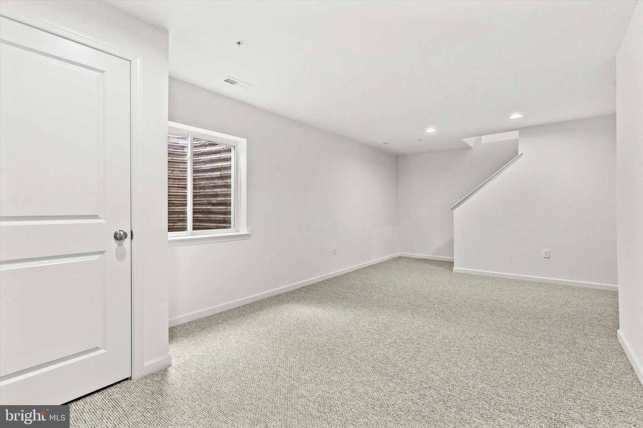 LAUREL RIDGE ESTATES - Residential