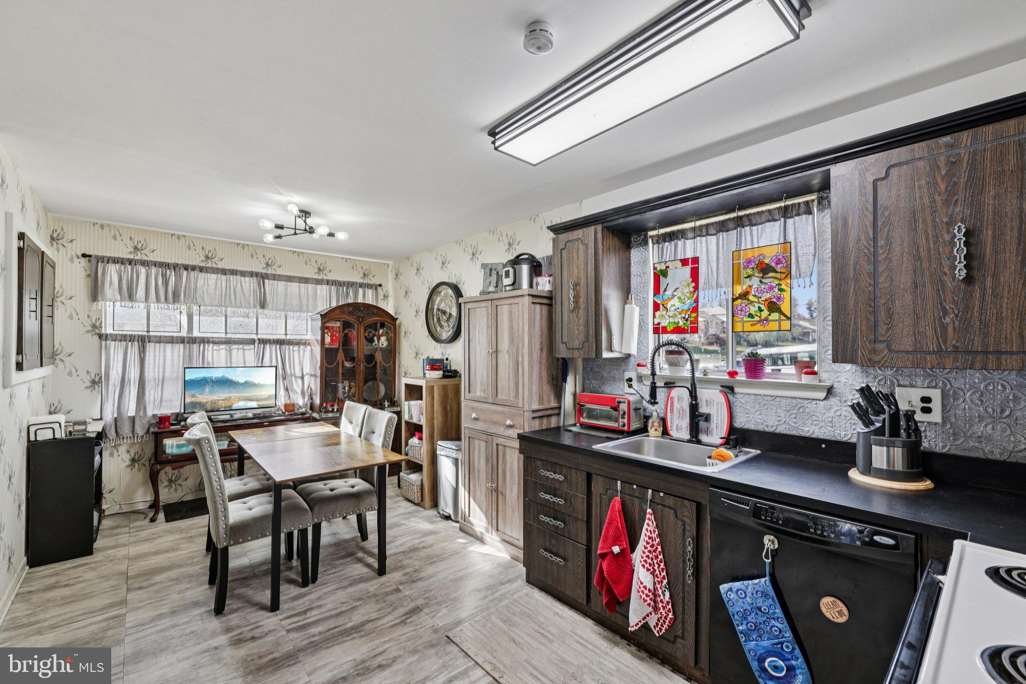 KINGS POINT - Residential