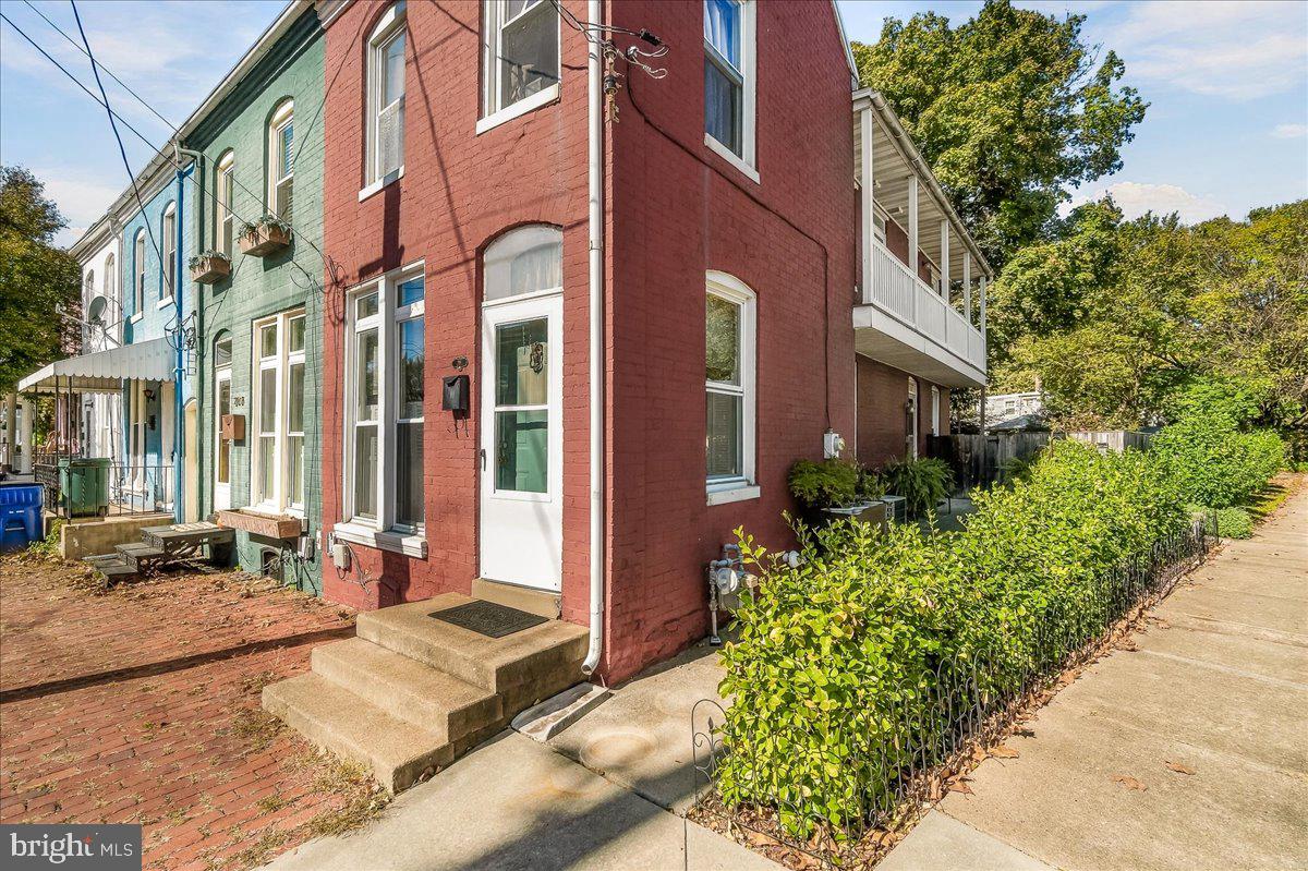 201 W 5TH STREET