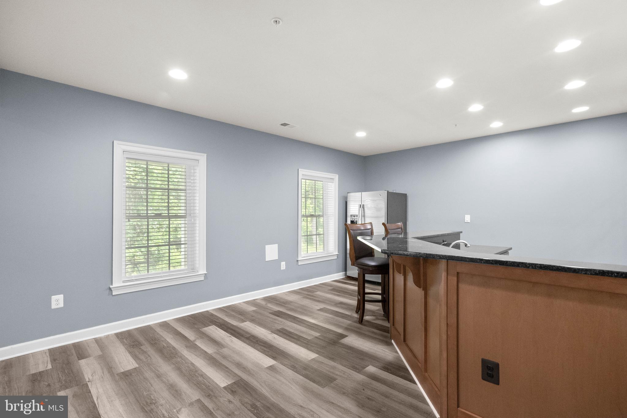 AUTUMN RIVER - Residential