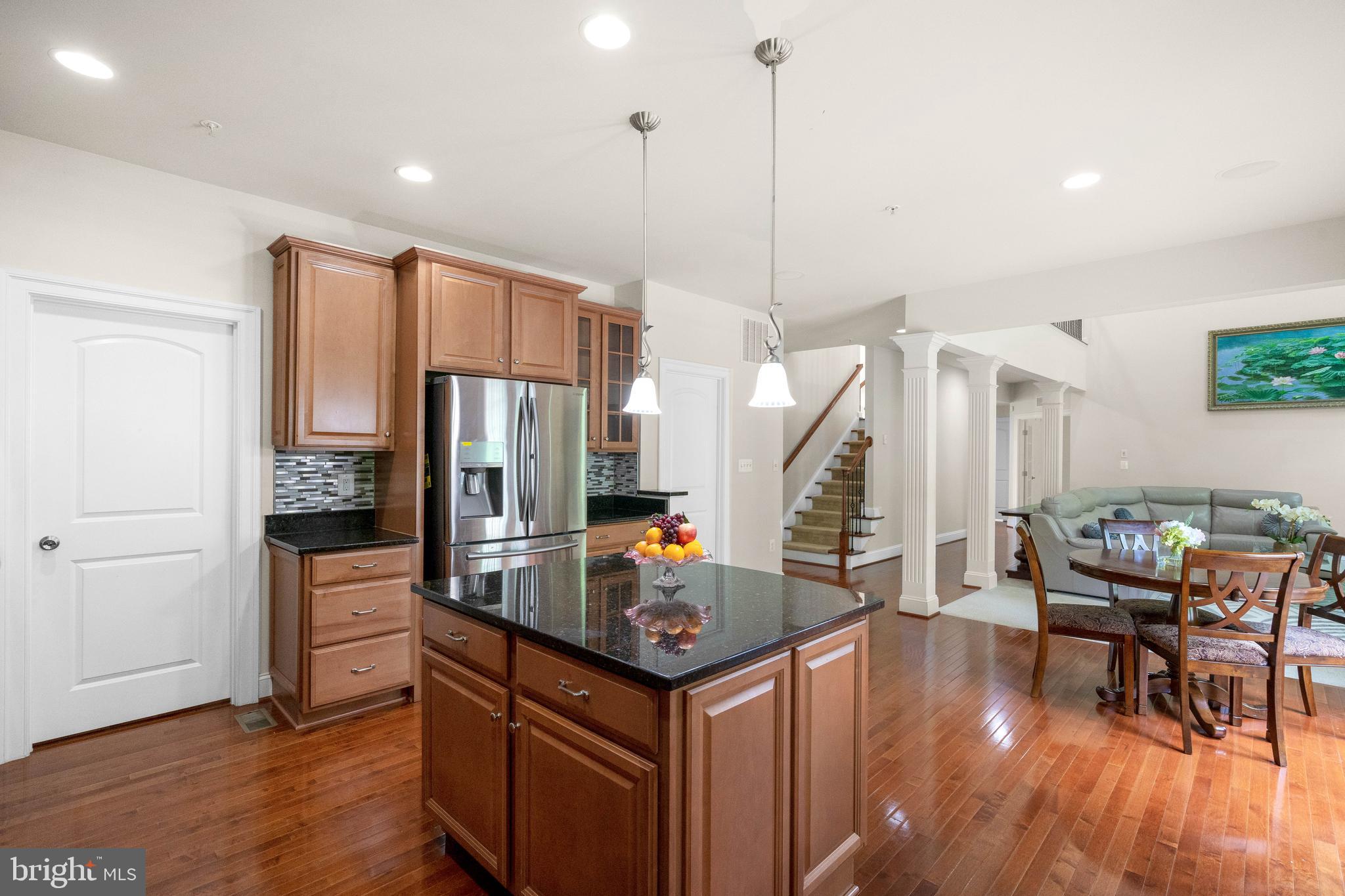 AUTUMN RIVER - Residential