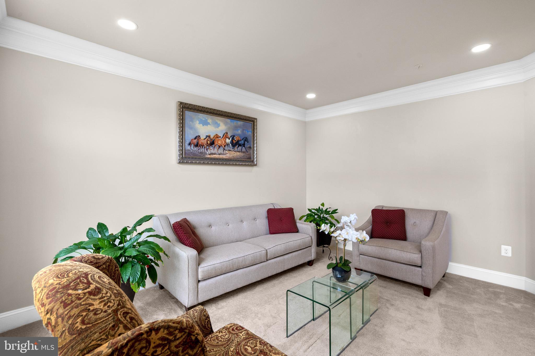 AUTUMN RIVER - Residential