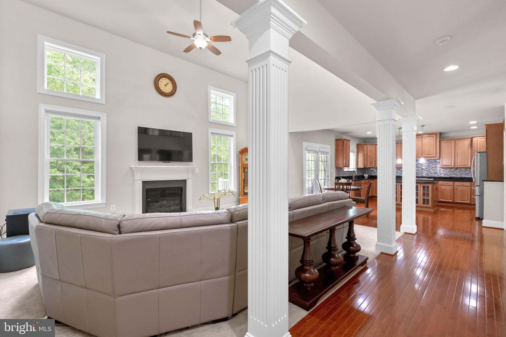 AUTUMN RIVER - Residential