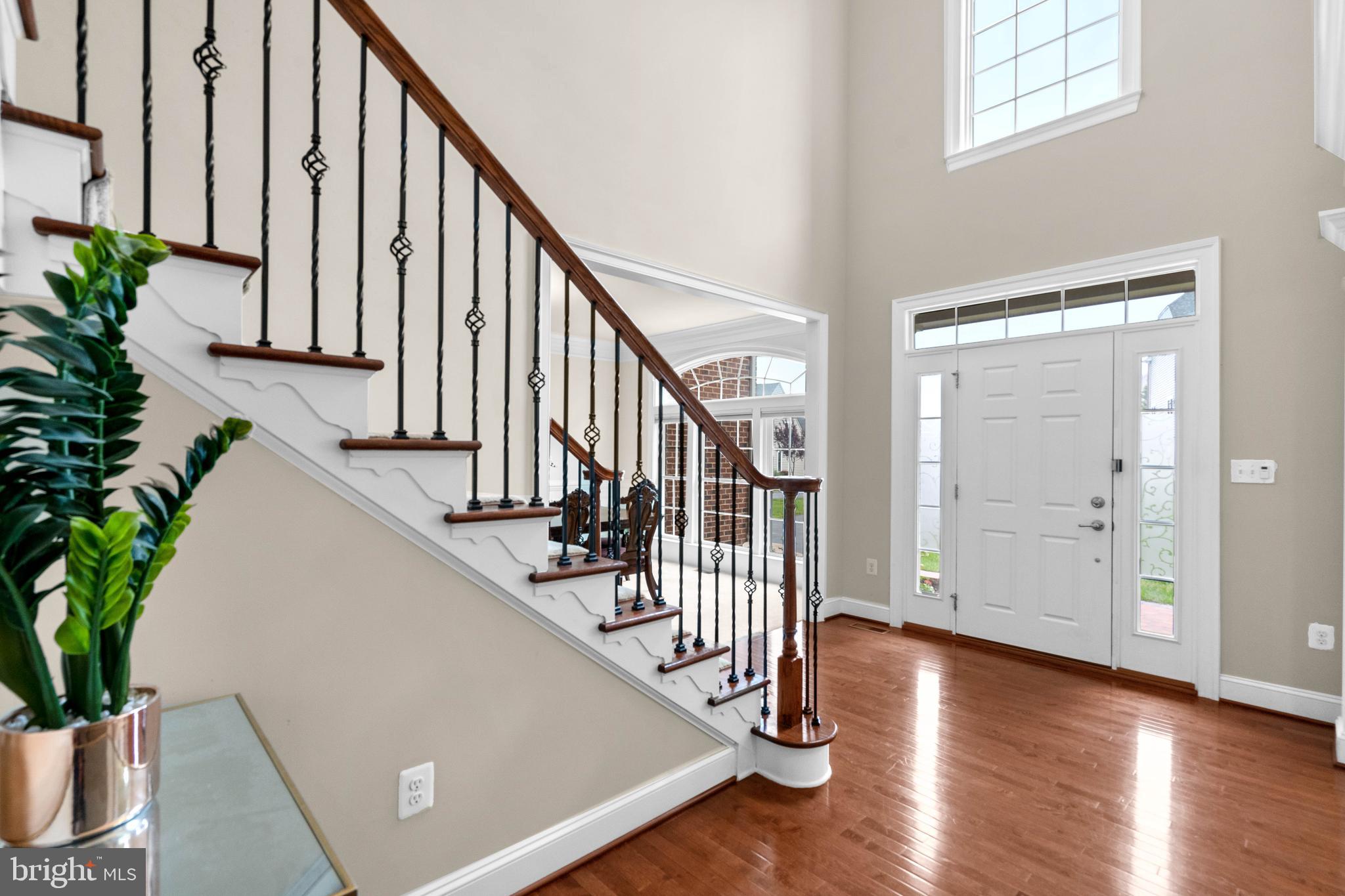 AUTUMN RIVER - Residential