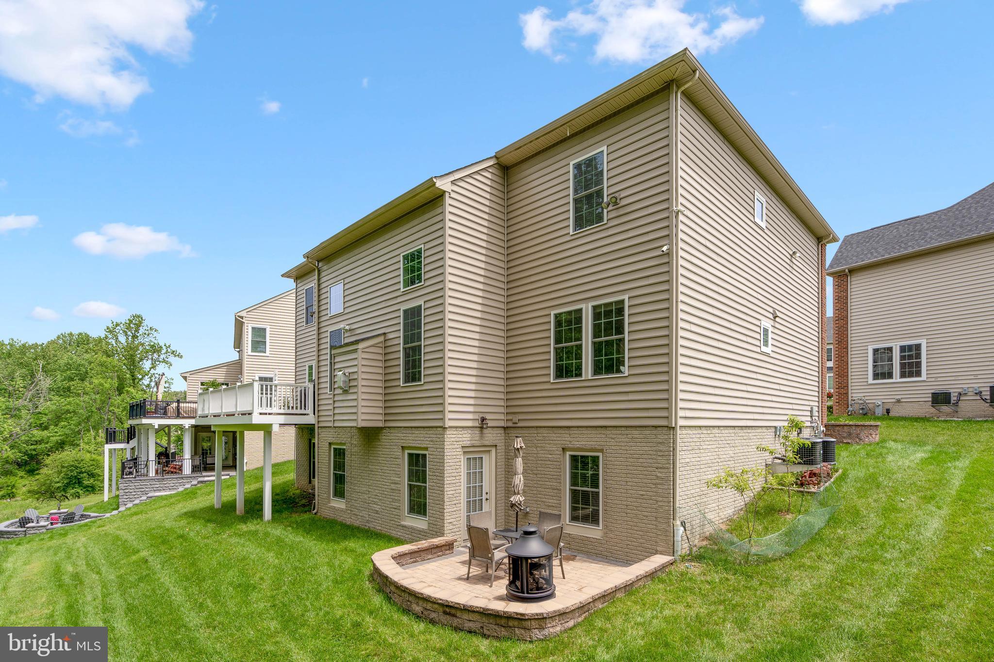 AUTUMN RIVER - Residential