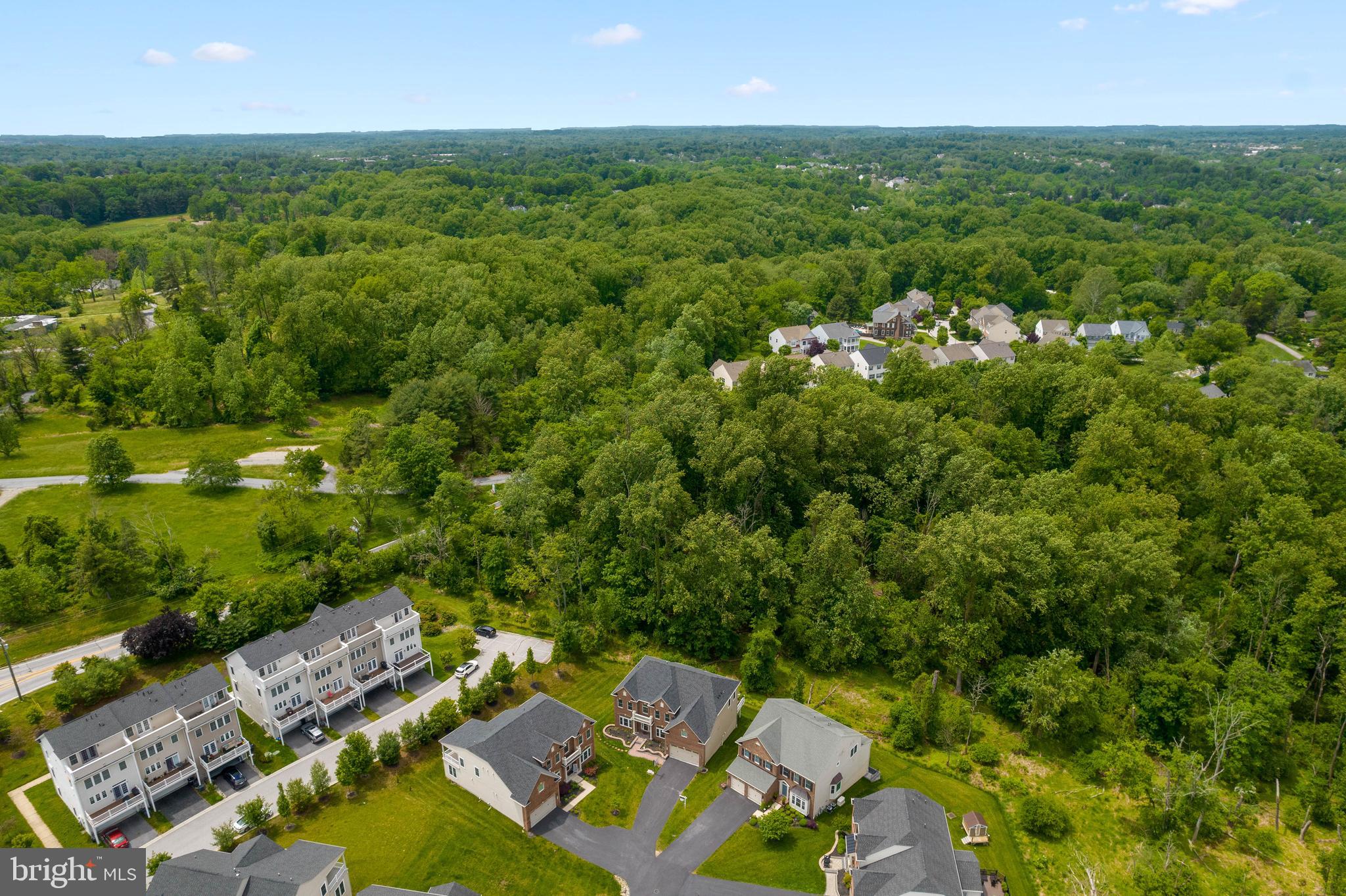 AUTUMN RIVER - Residential