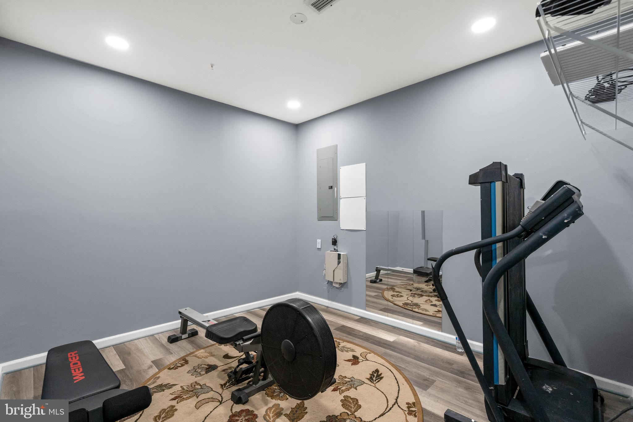 AUTUMN RIVER - Residential