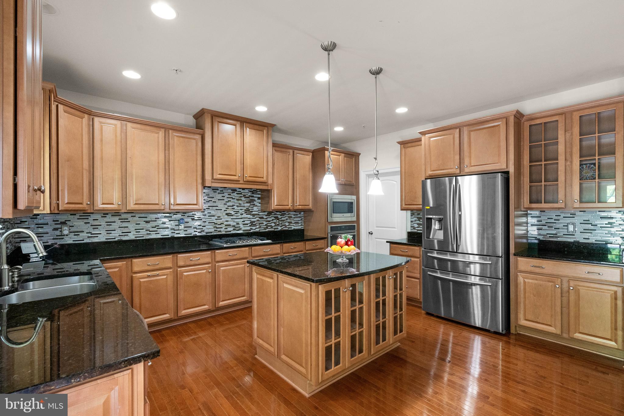 AUTUMN RIVER - Residential