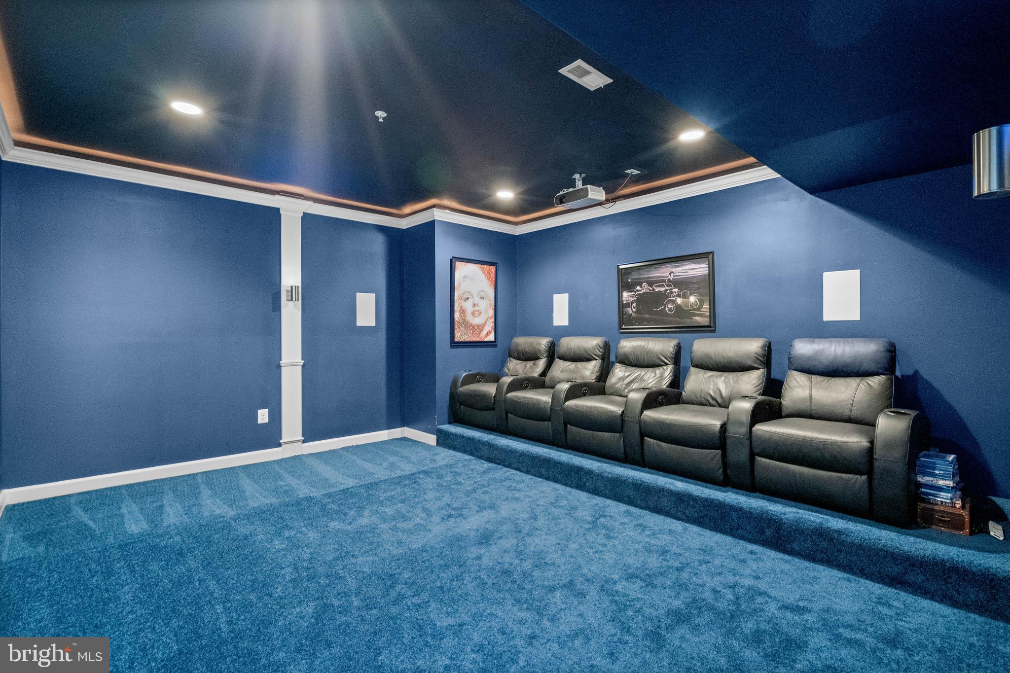 AUTUMN RIVER - Residential