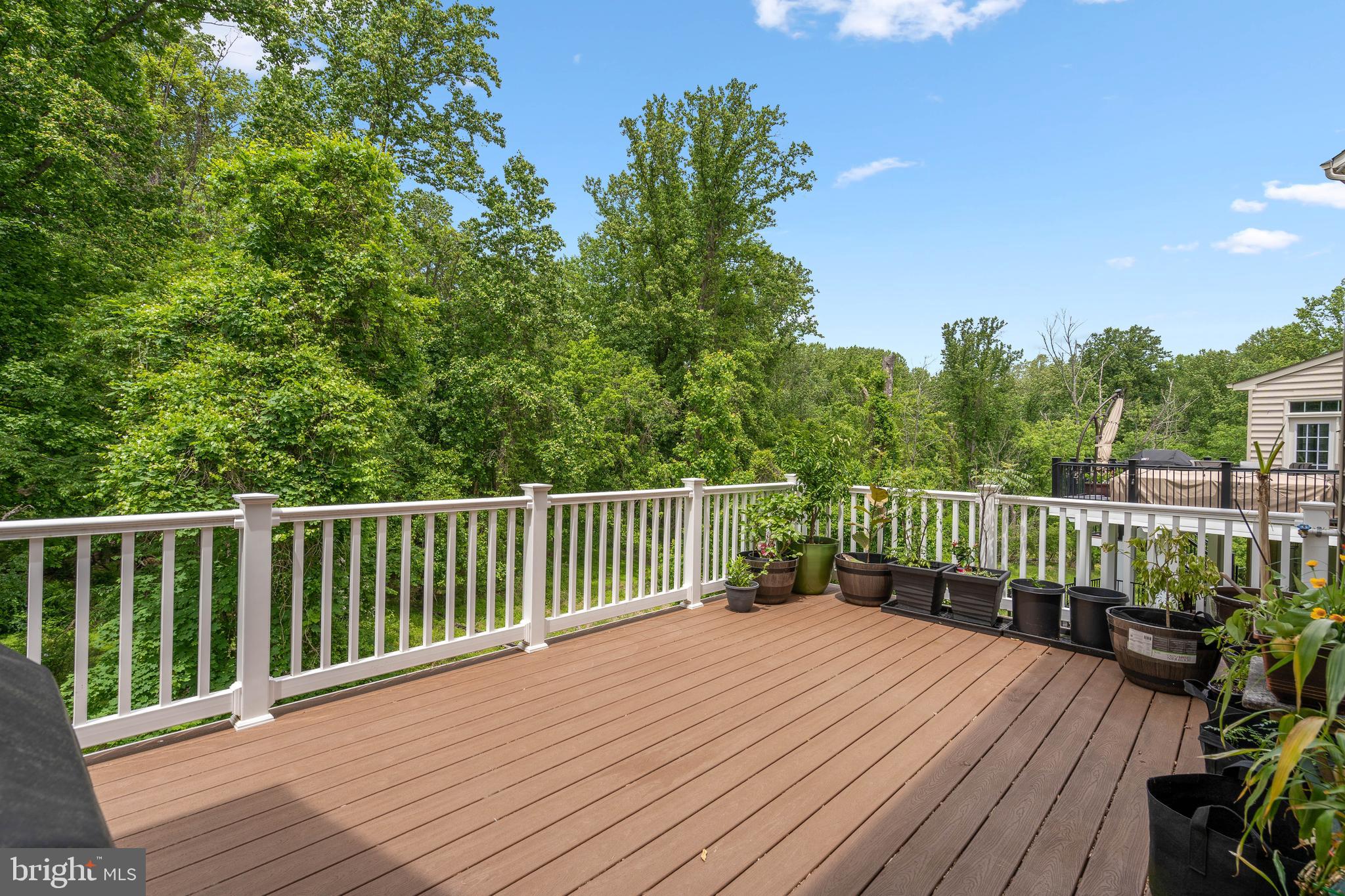 AUTUMN RIVER - Residential