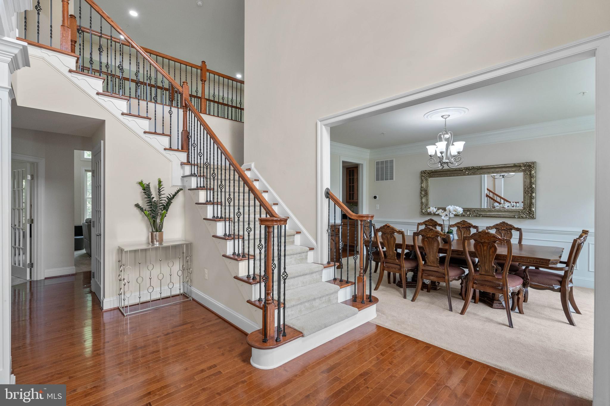 AUTUMN RIVER - Residential