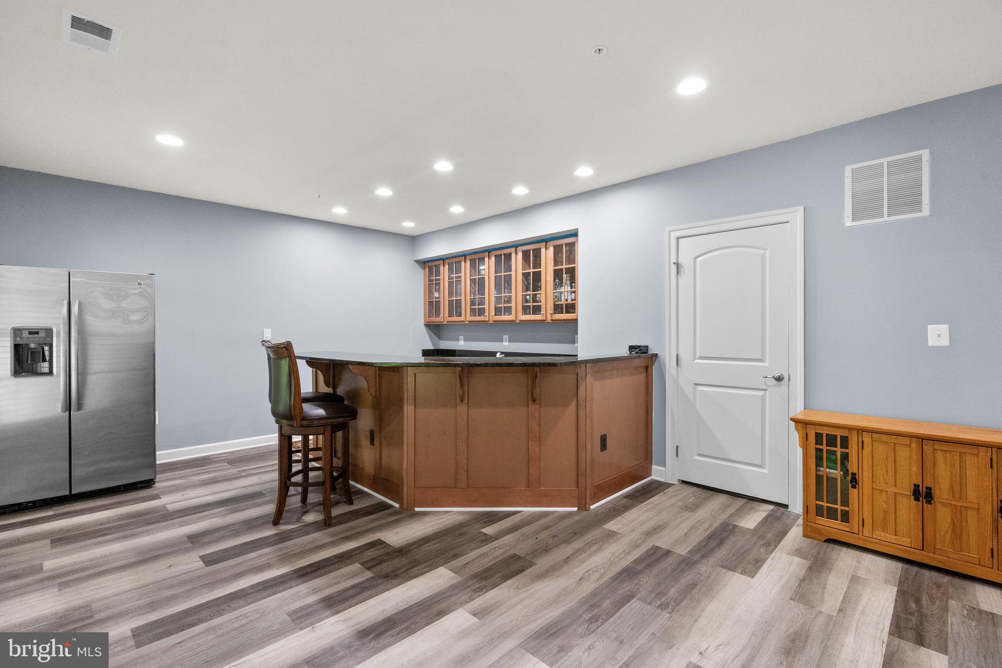 AUTUMN RIVER - Residential