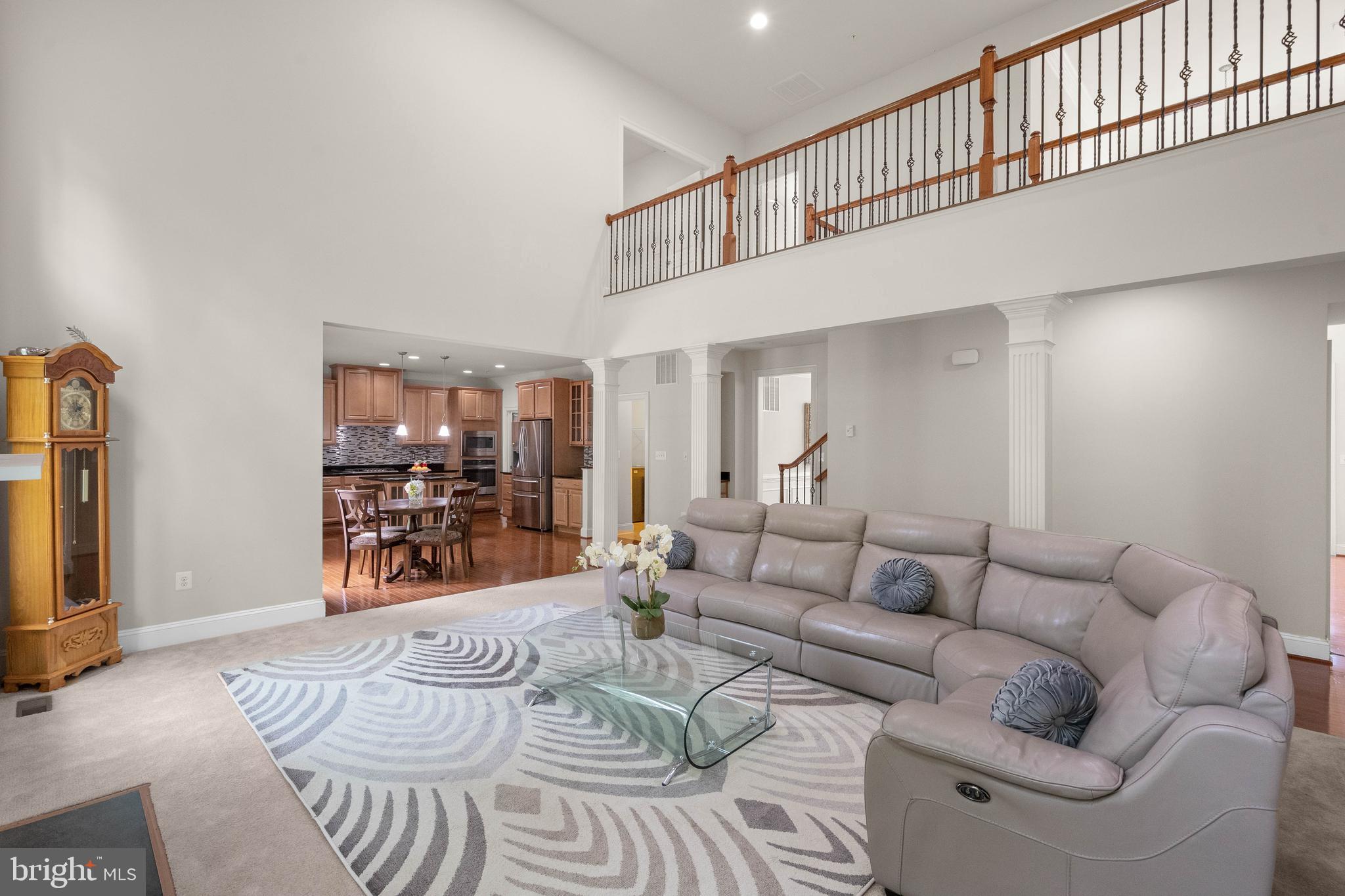 AUTUMN RIVER - Residential