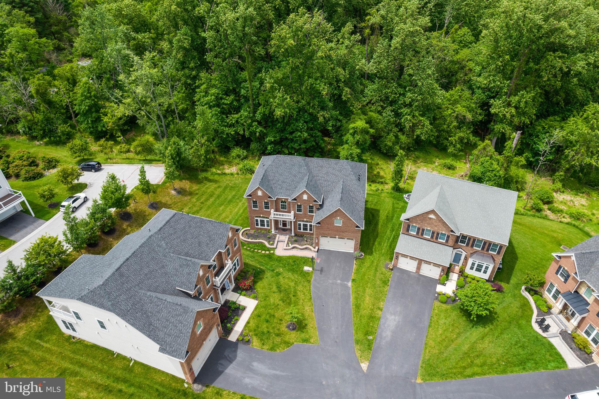 AUTUMN RIVER - Residential