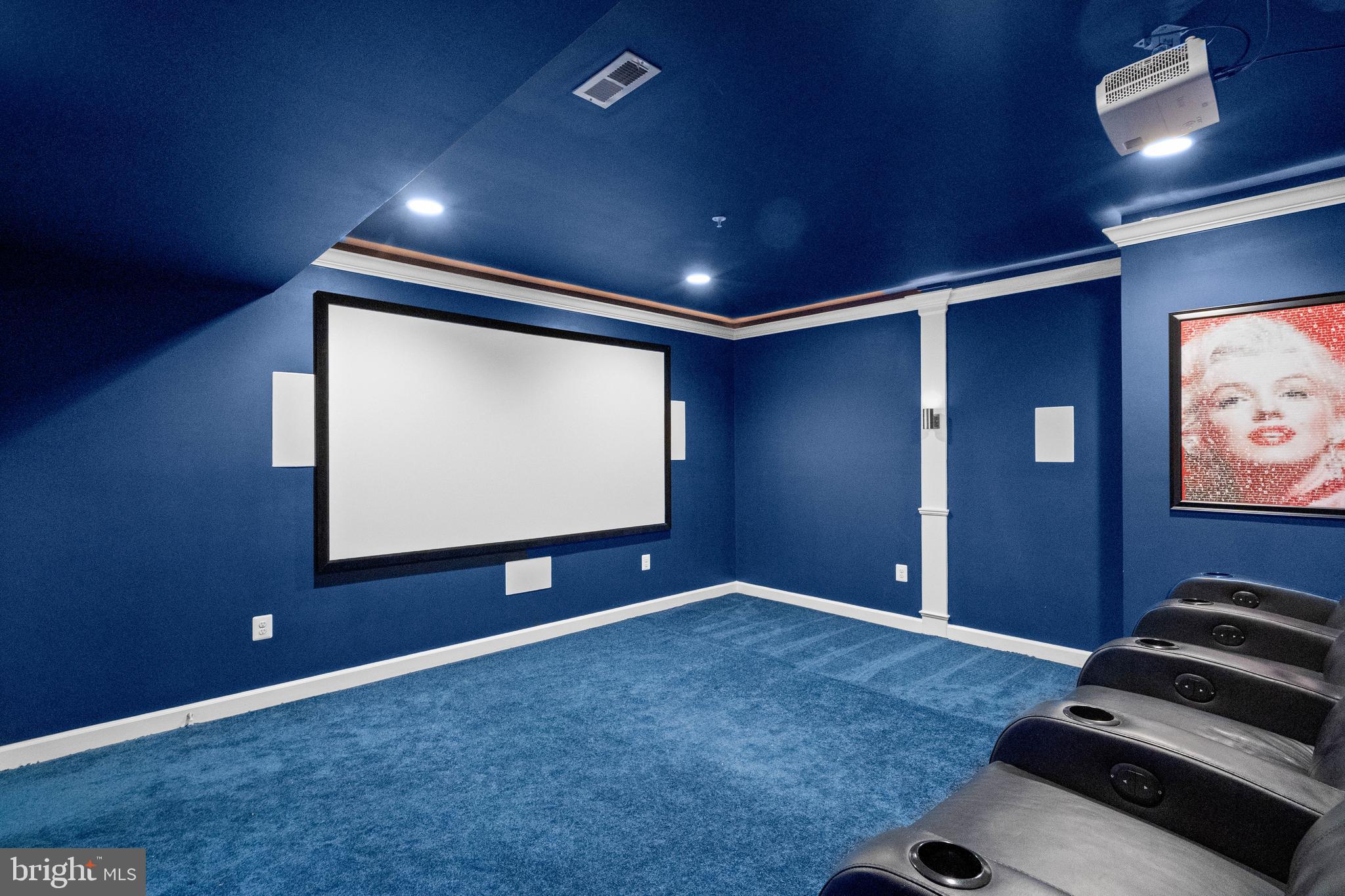 AUTUMN RIVER - Residential