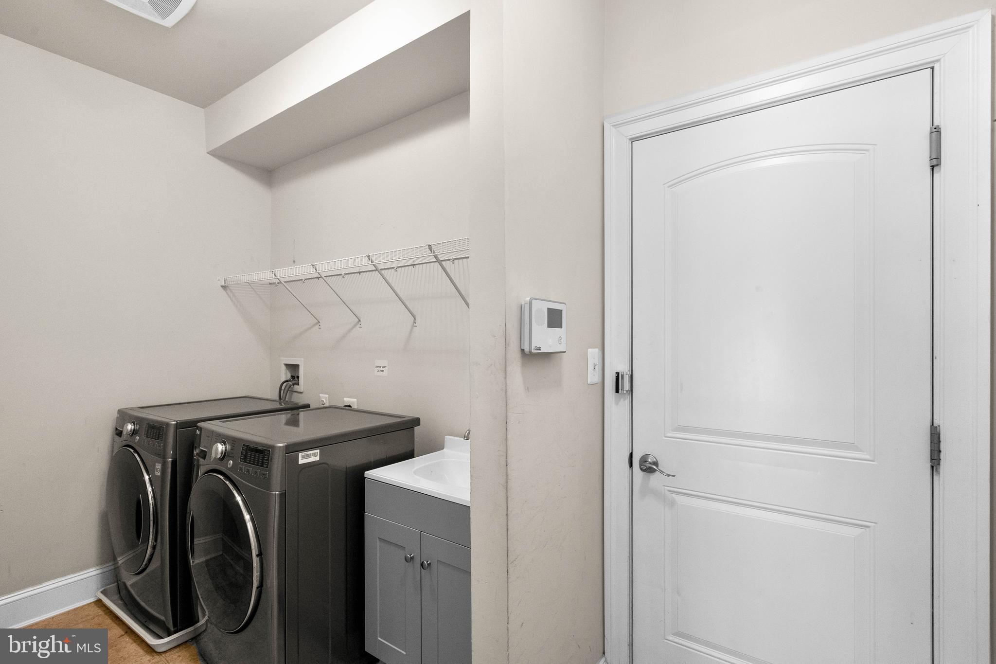 AUTUMN RIVER - Residential