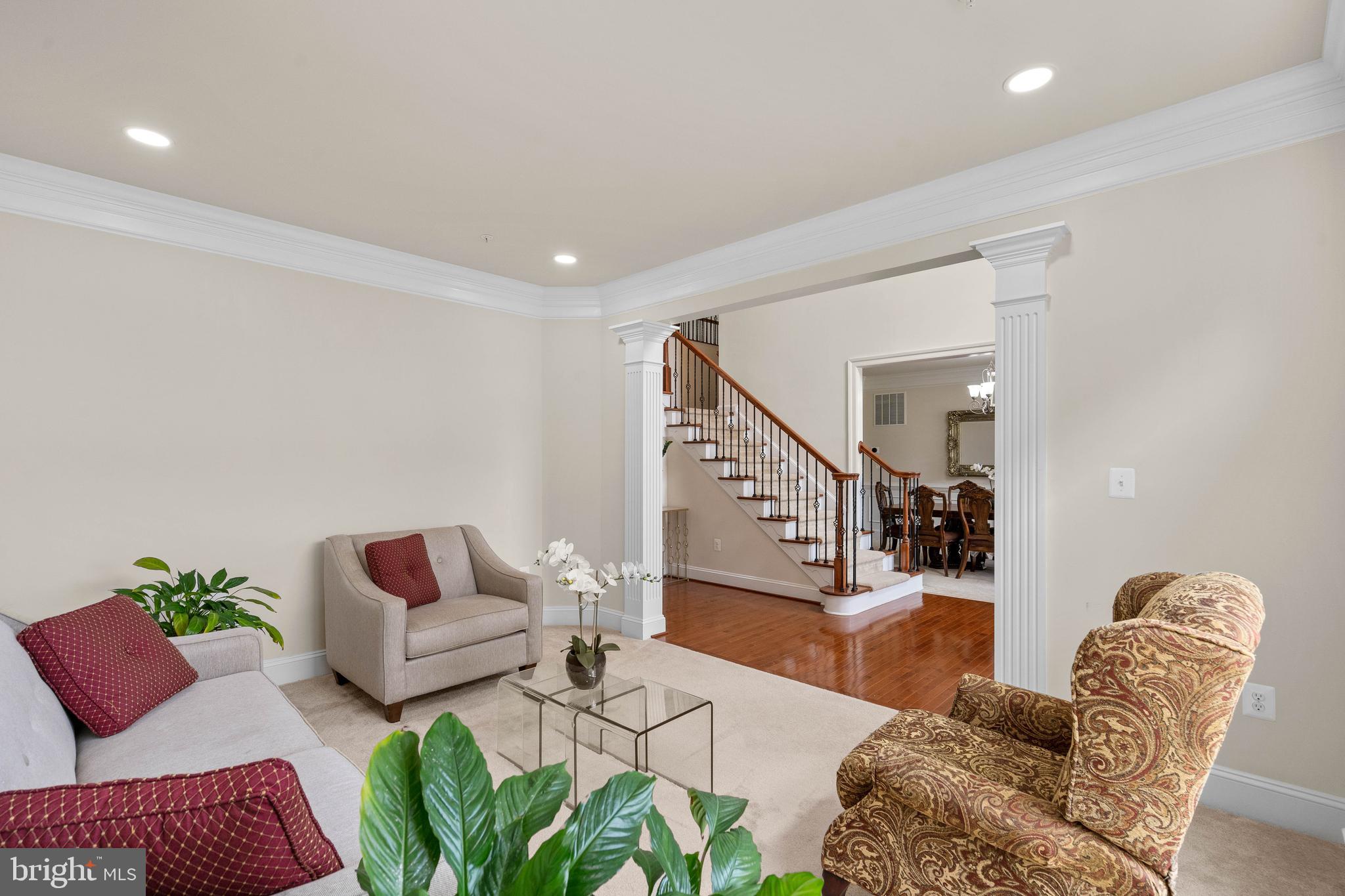 AUTUMN RIVER - Residential