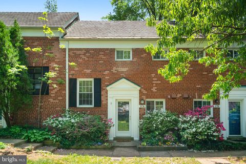 3736 GUNSTON ROAD ALEXANDRIA VA 22302