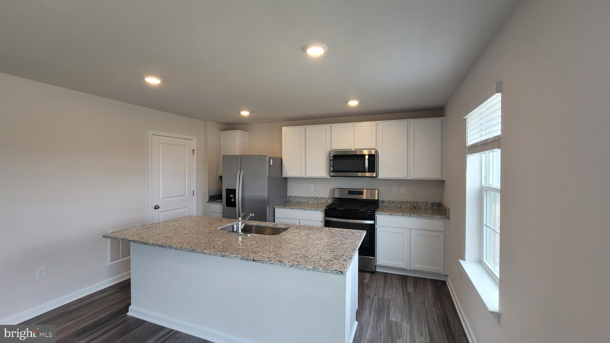 HIGH POINTE AT ROJEN FARMS - Residential