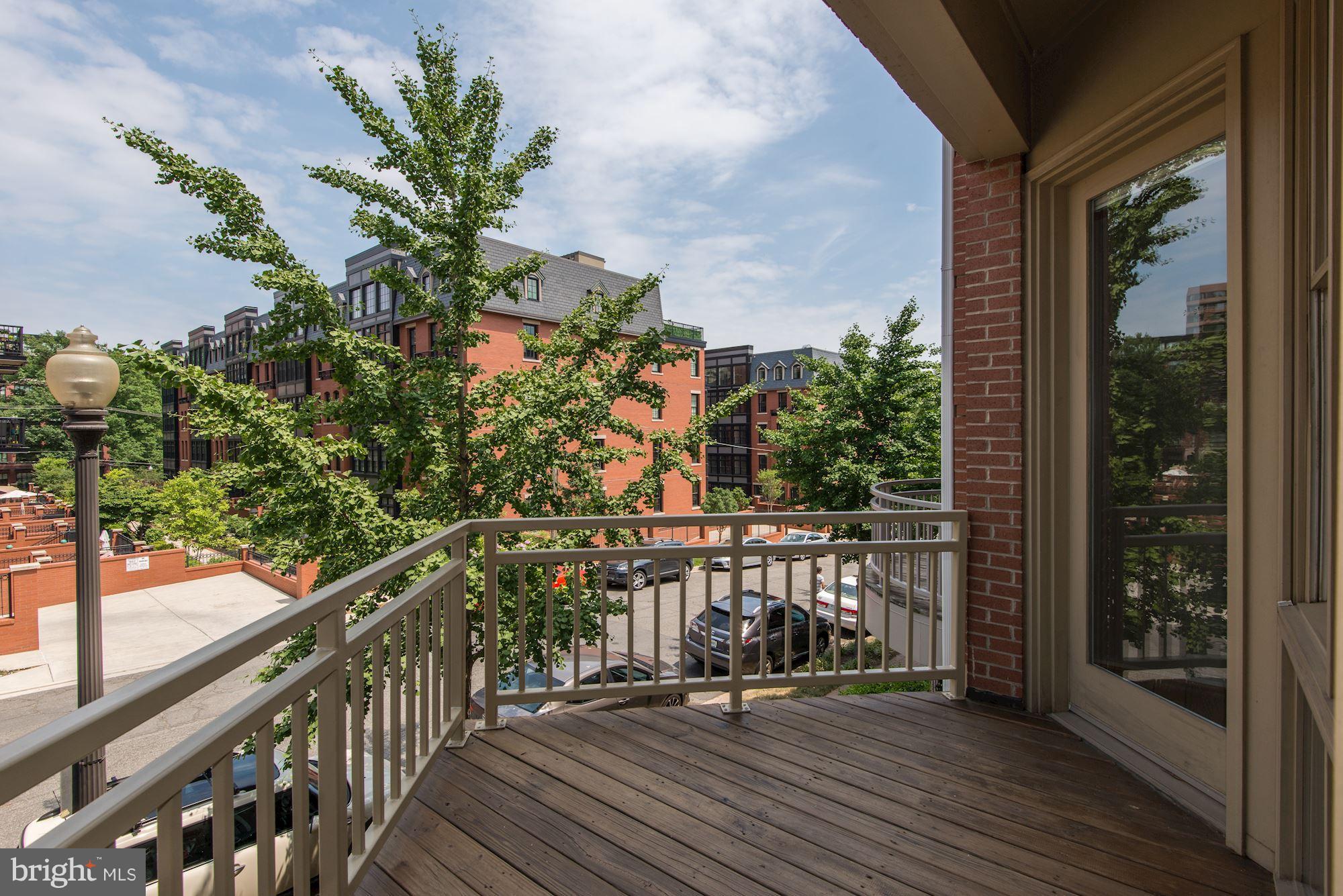 BROMPTONS - Residential