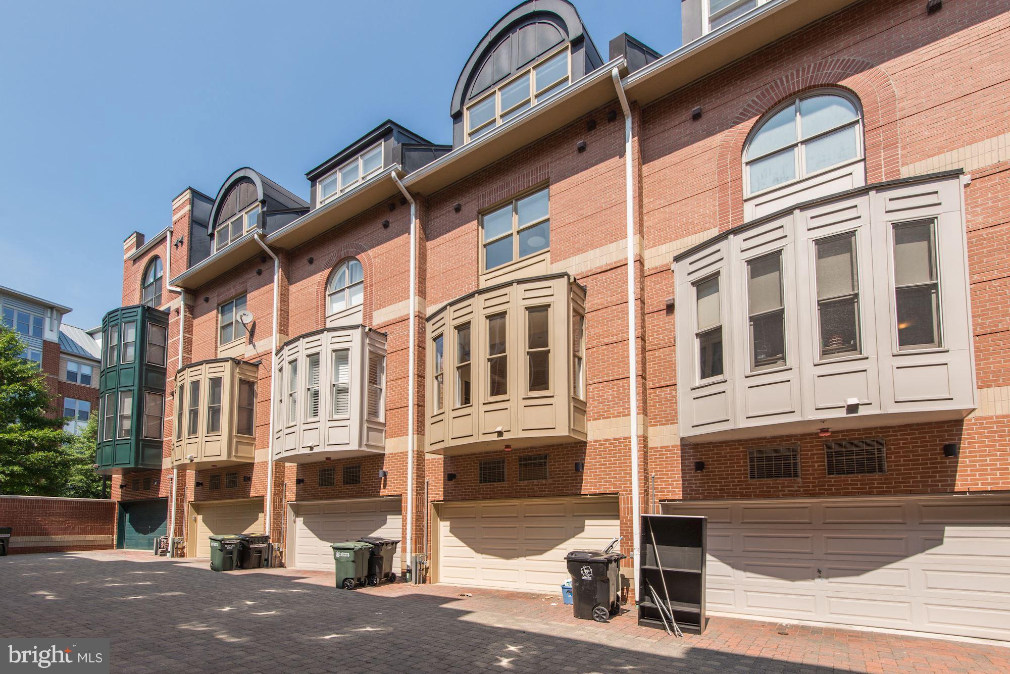 BROMPTONS - Residential