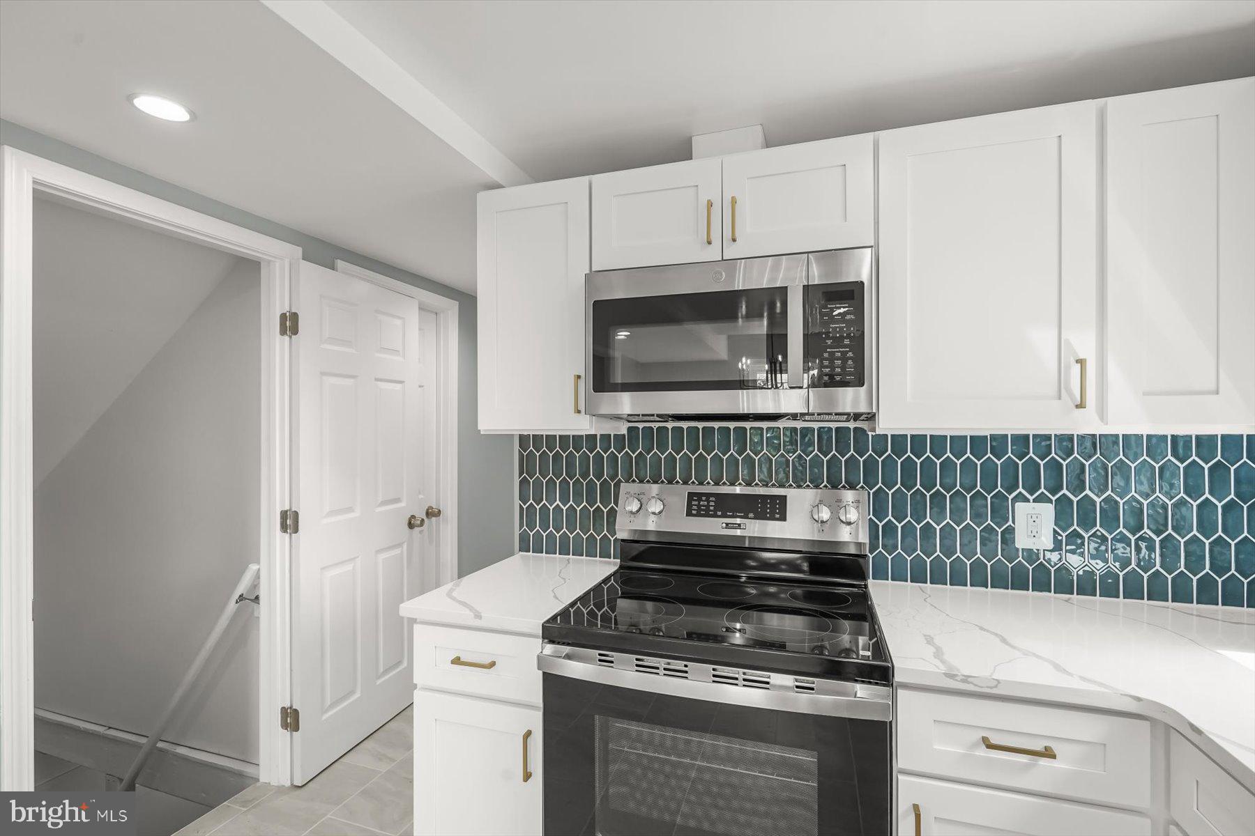 MEMORIAL HEIGHTS - Residential Lease