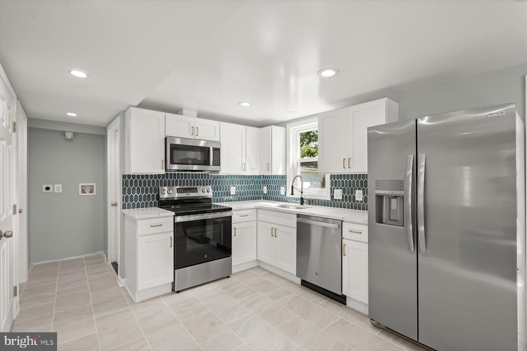 MEMORIAL HEIGHTS - Residential Lease