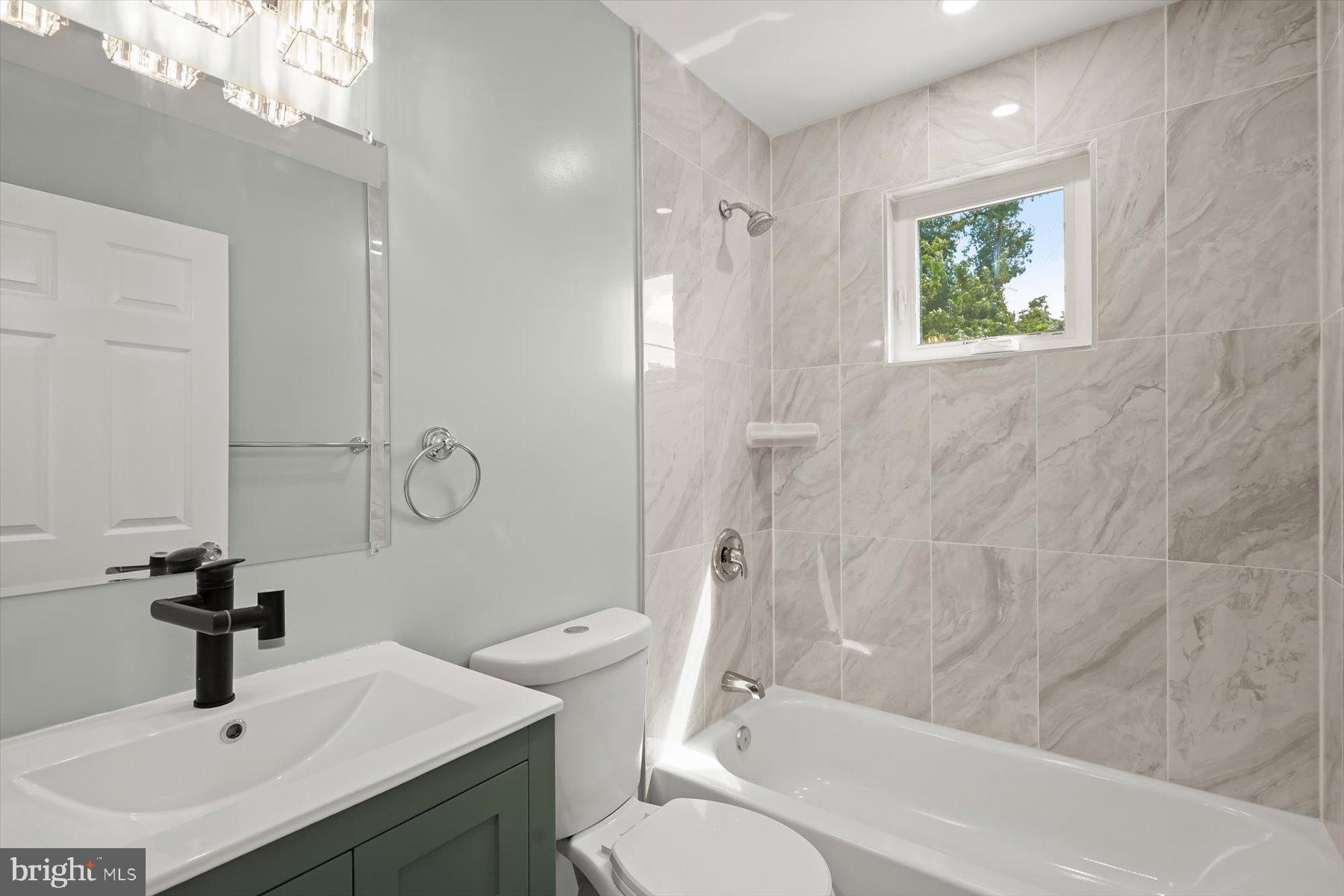 MEMORIAL HEIGHTS - Residential Lease