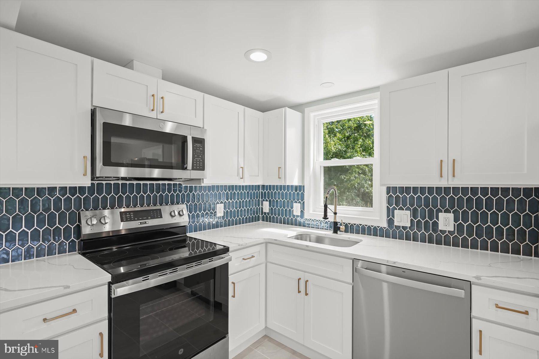 MEMORIAL HEIGHTS - Residential Lease