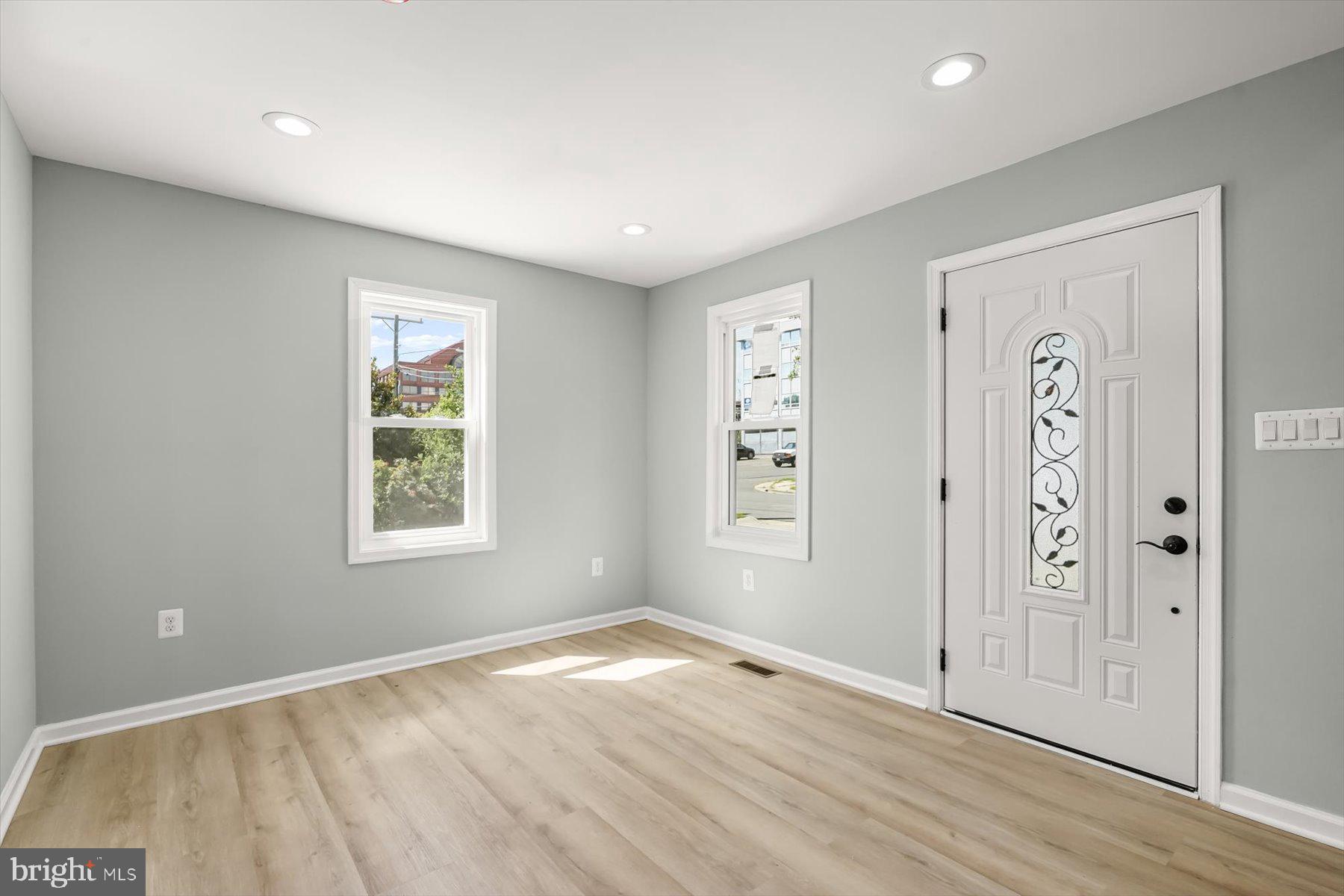 MEMORIAL HEIGHTS - Residential Lease