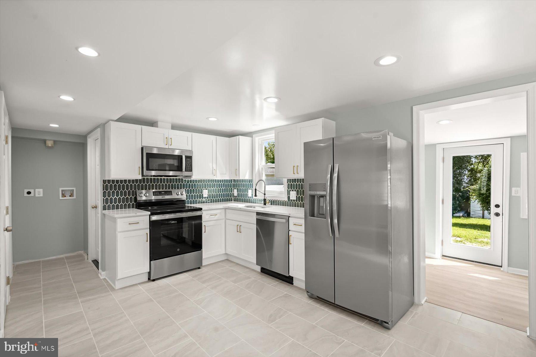 MEMORIAL HEIGHTS - Residential Lease