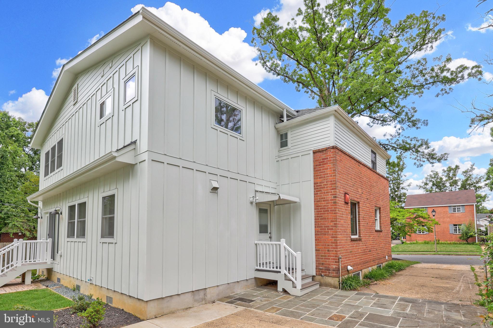 ARLINGTON FOREST - Residential