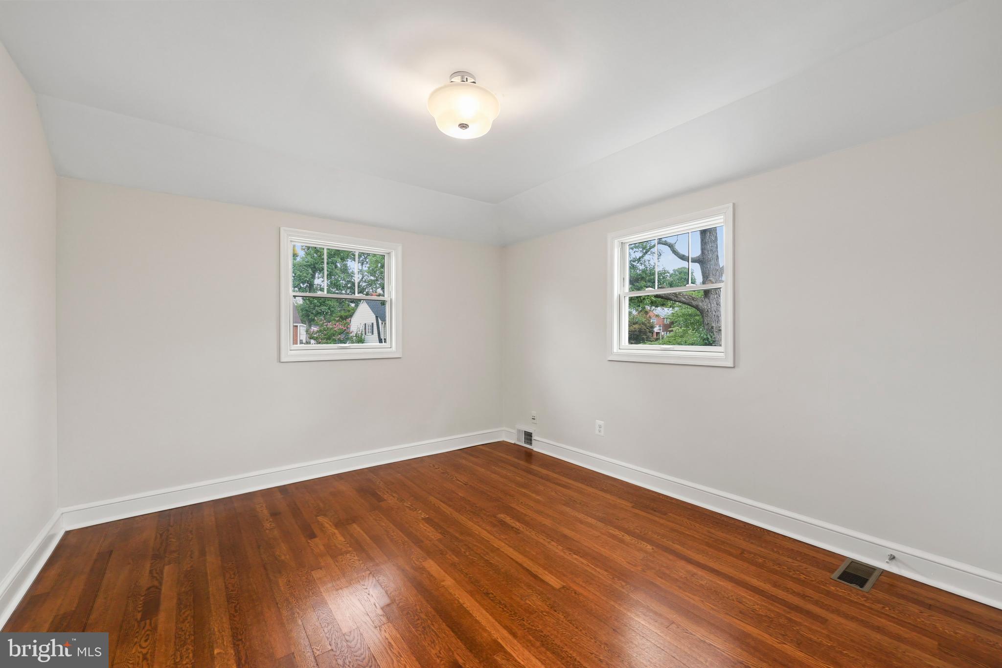 ARLINGTON FOREST - Residential