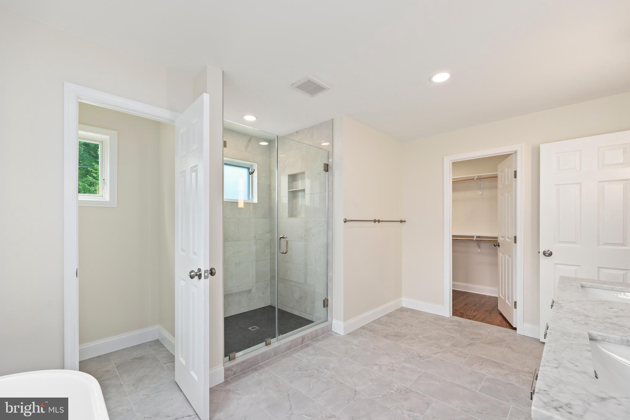 ARLINGTON FOREST - Residential