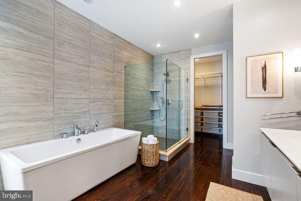 BELLA VISTA - Residential