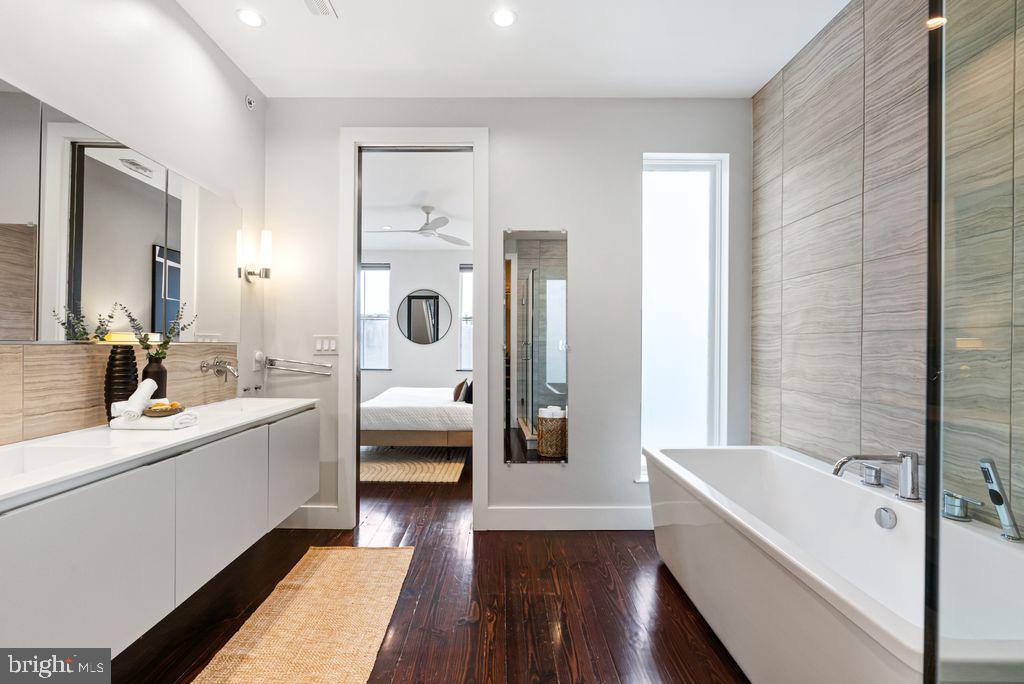 BELLA VISTA - Residential