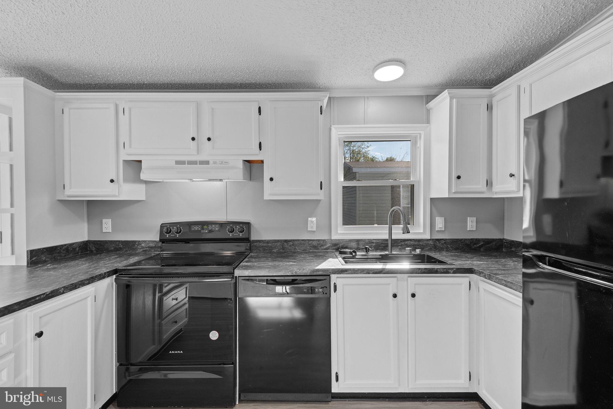 LINCOLN ESTATES - Residential