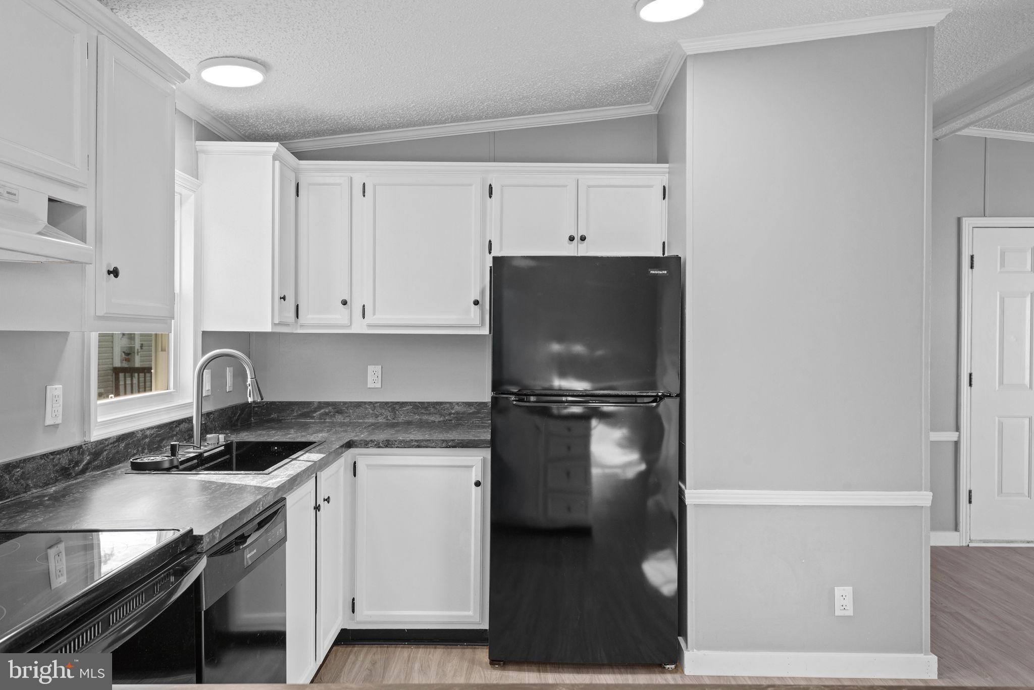 LINCOLN ESTATES - Residential