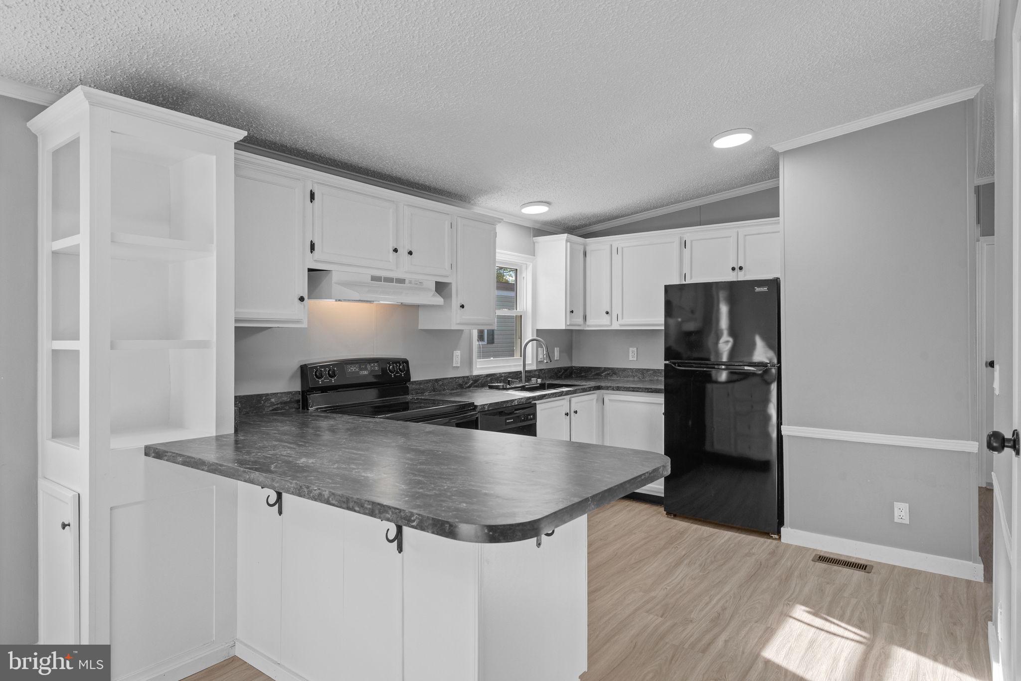 LINCOLN ESTATES - Residential