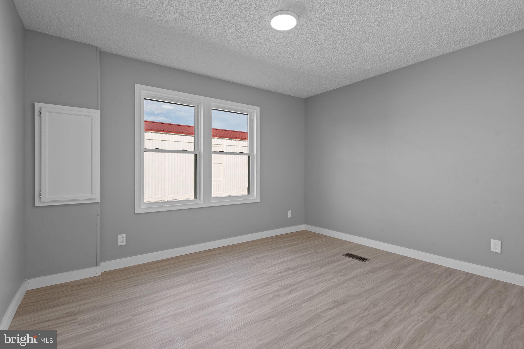 LINCOLN ESTATES - Residential