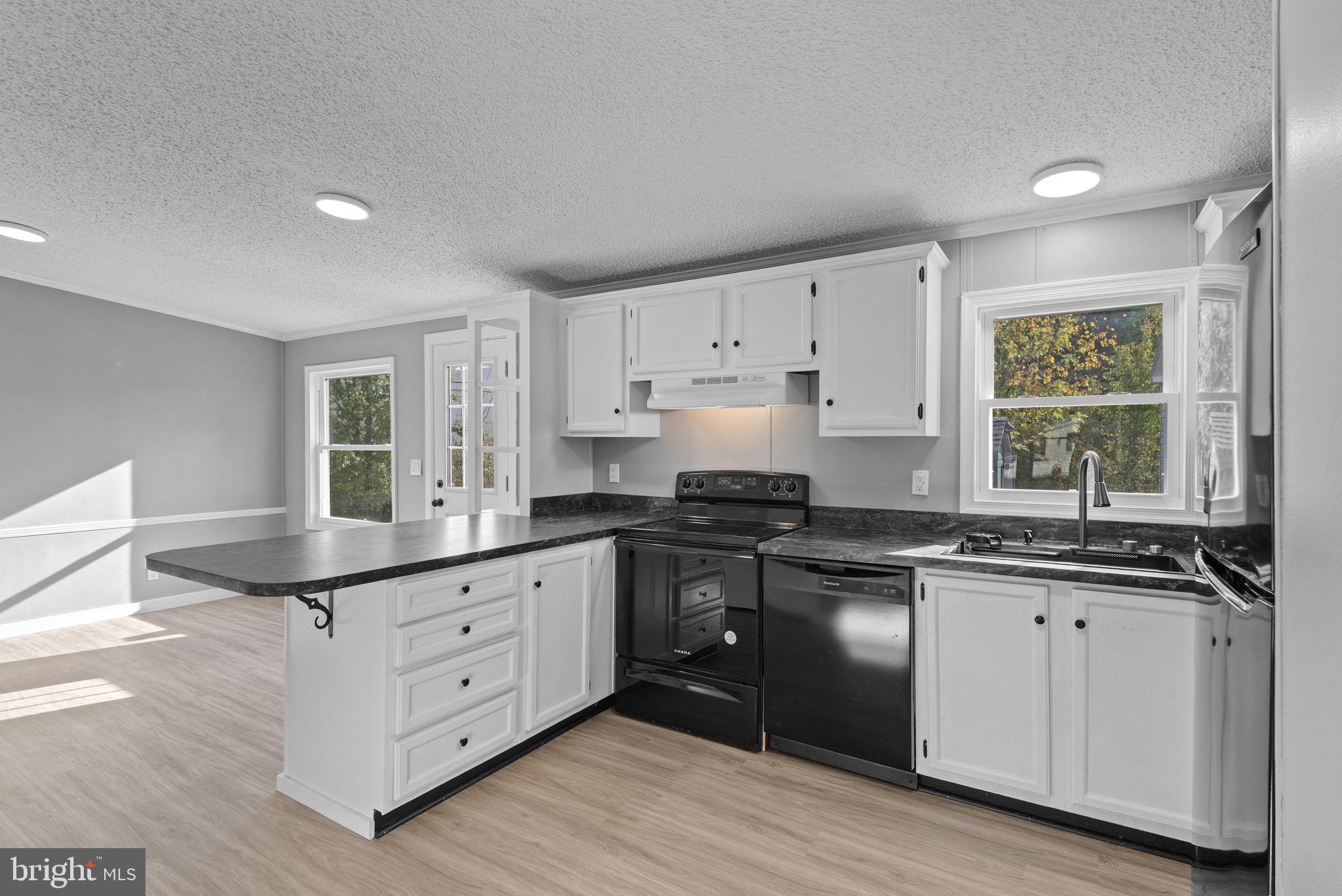 LINCOLN ESTATES - Residential