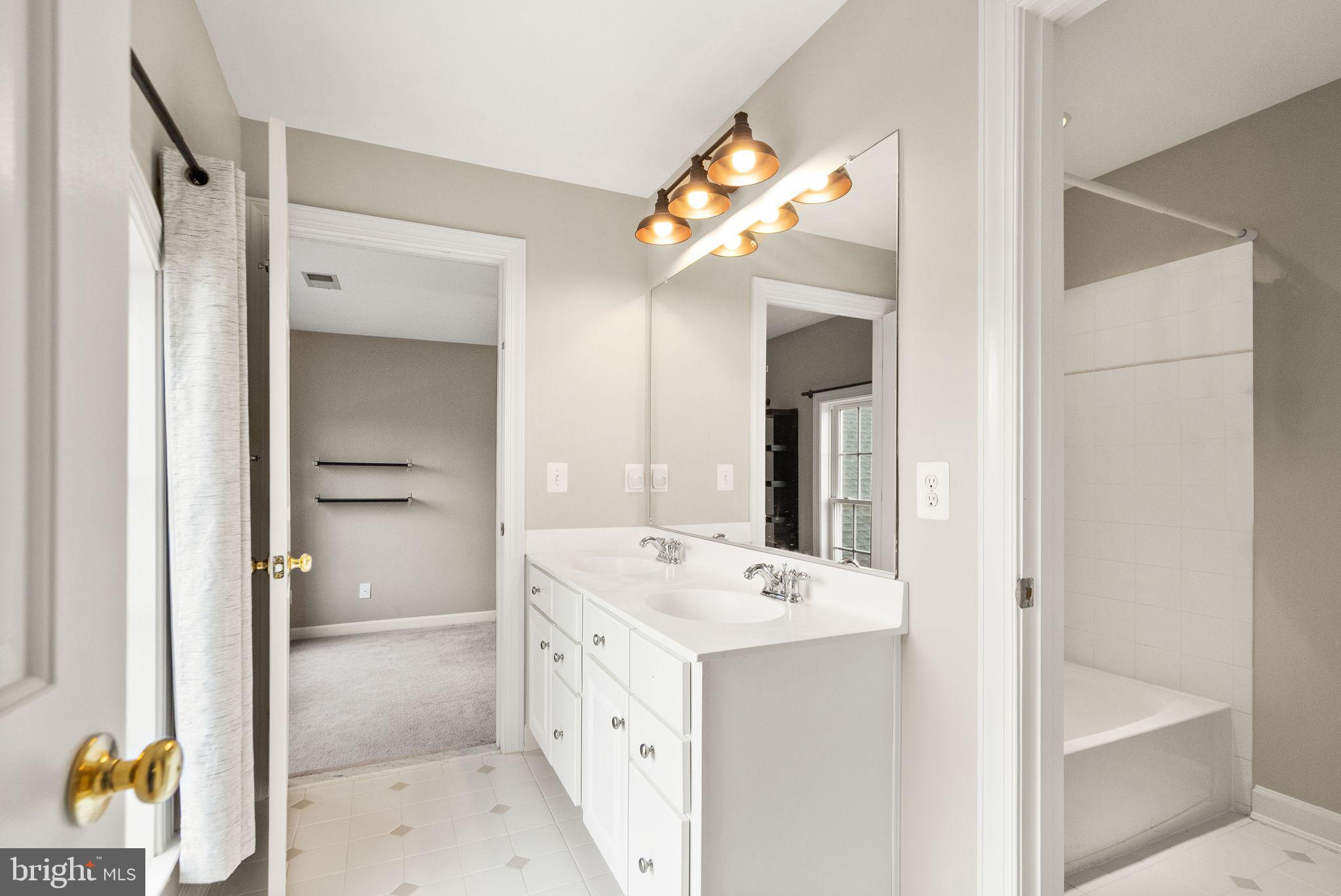 CEDAR HUNT - Residential