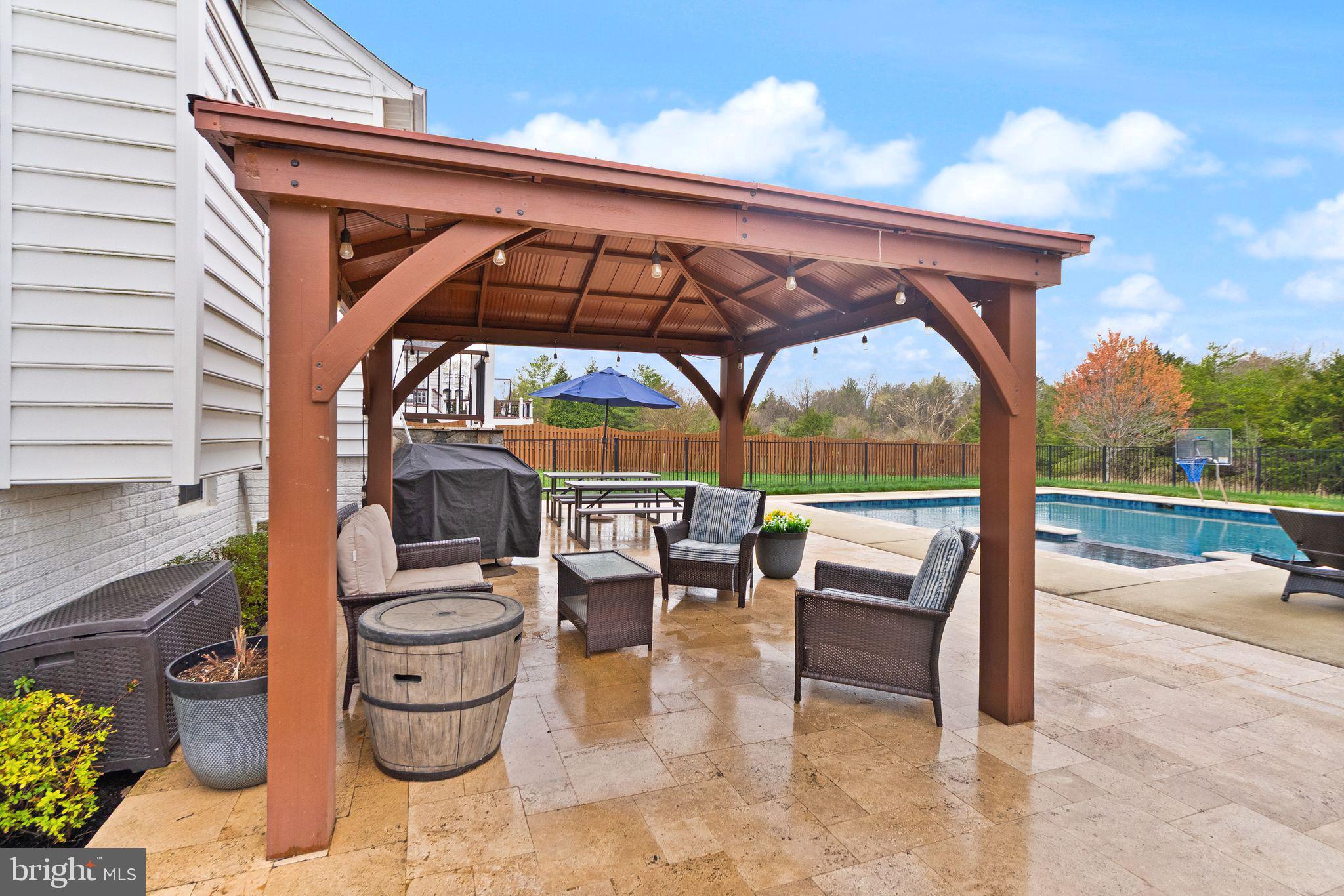 CEDAR HUNT - Residential